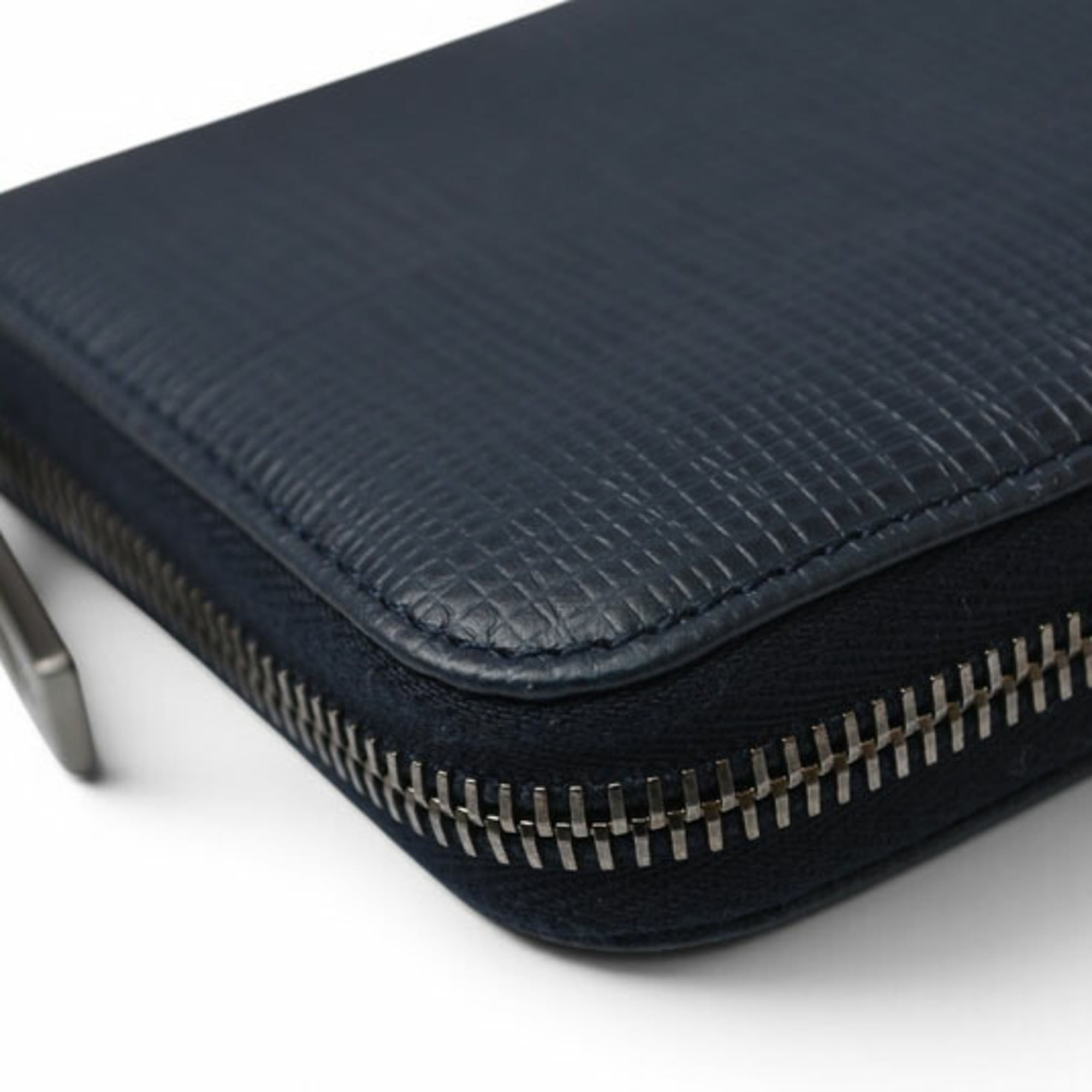 Tod's Navy Leather Long Wallet (Bi-Fold) (Pre-Owned)