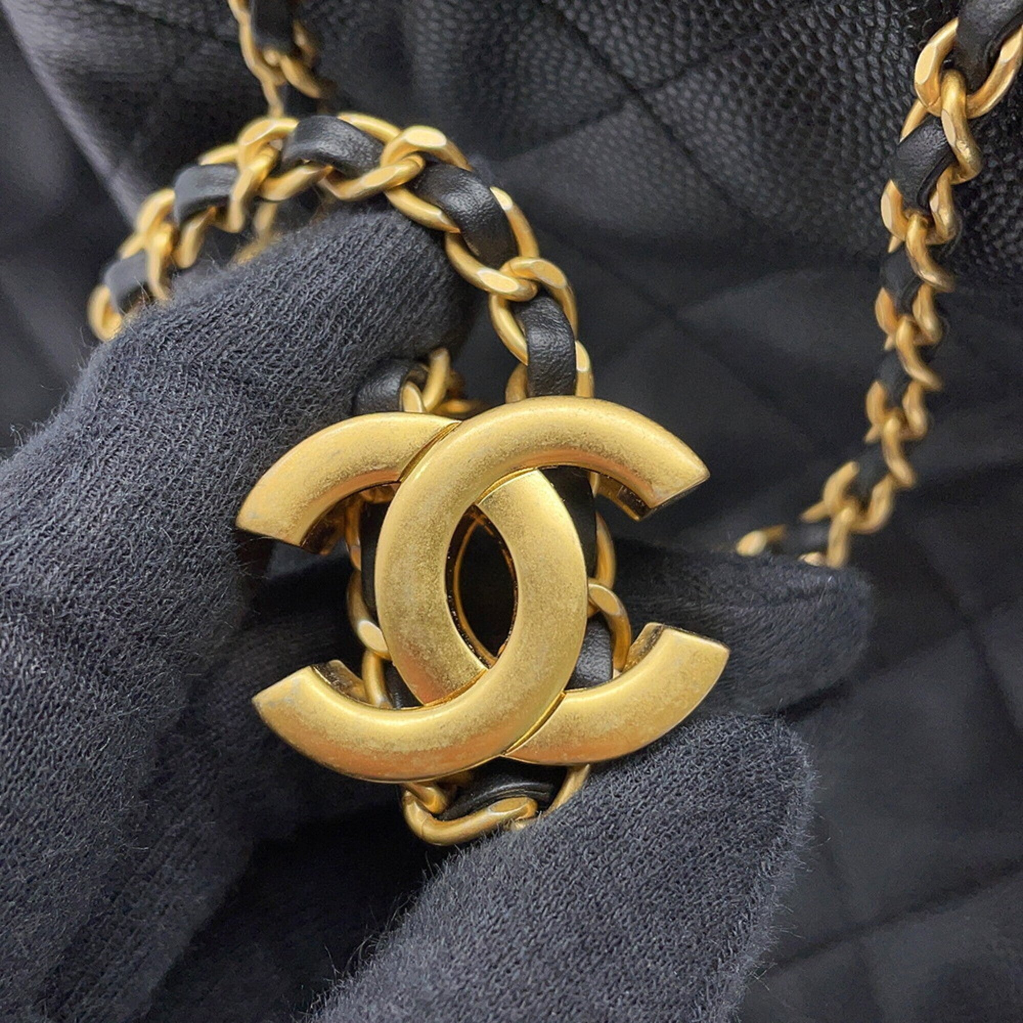 Chanel Black Grained Calfskin Handbag (Pre-Owned)