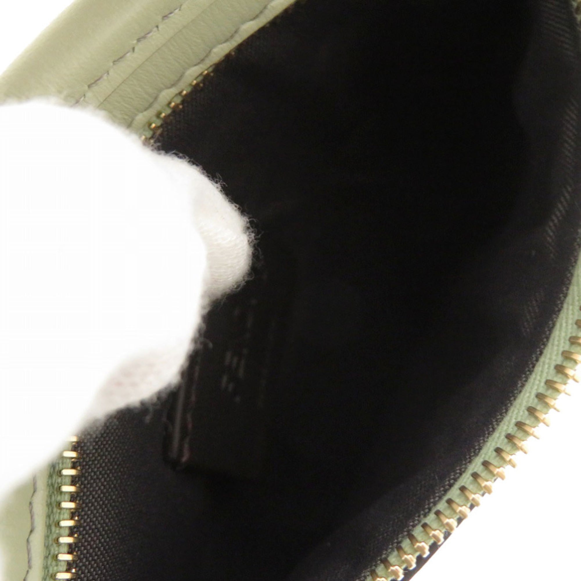 Fendi Green Leather Pouch Shoulder Bag (Pre-Owned)