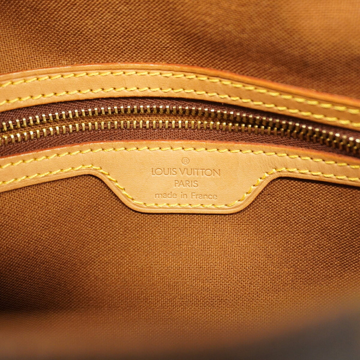 Louis Vuitton Brown Shoulder Bag (Pre-Owned)