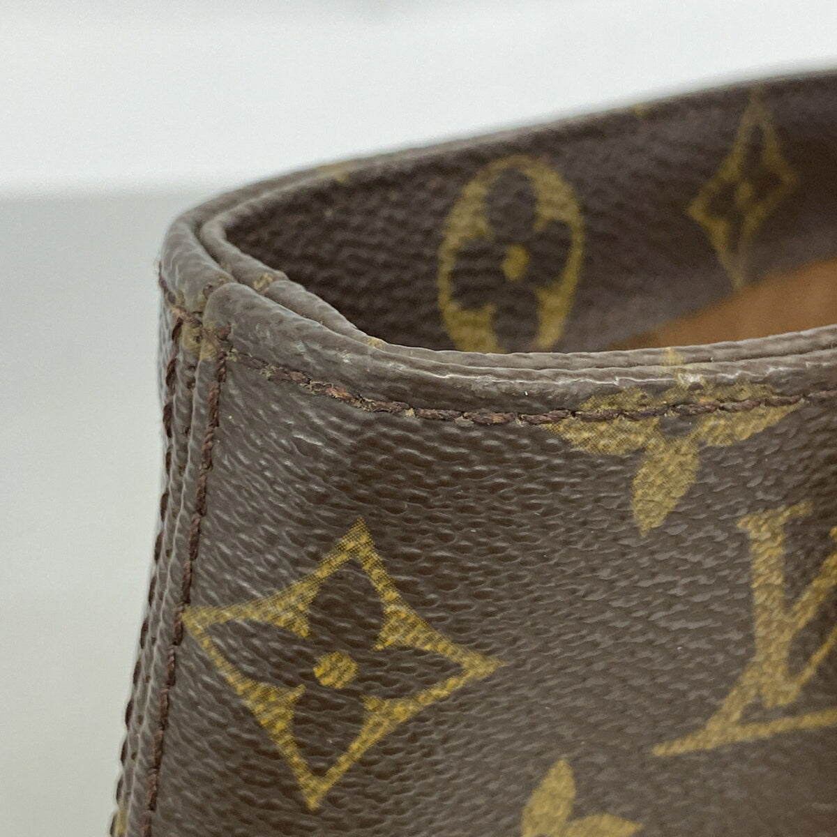Louis Vuitton Brown Handbag (Pre-Owned)