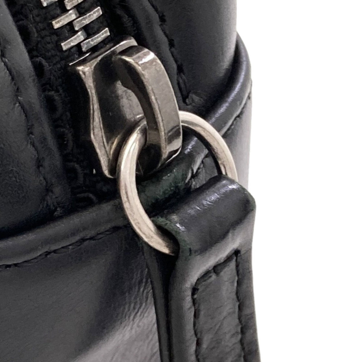 Chanel Black Leather Shoulder Bag (Pre-Owned)