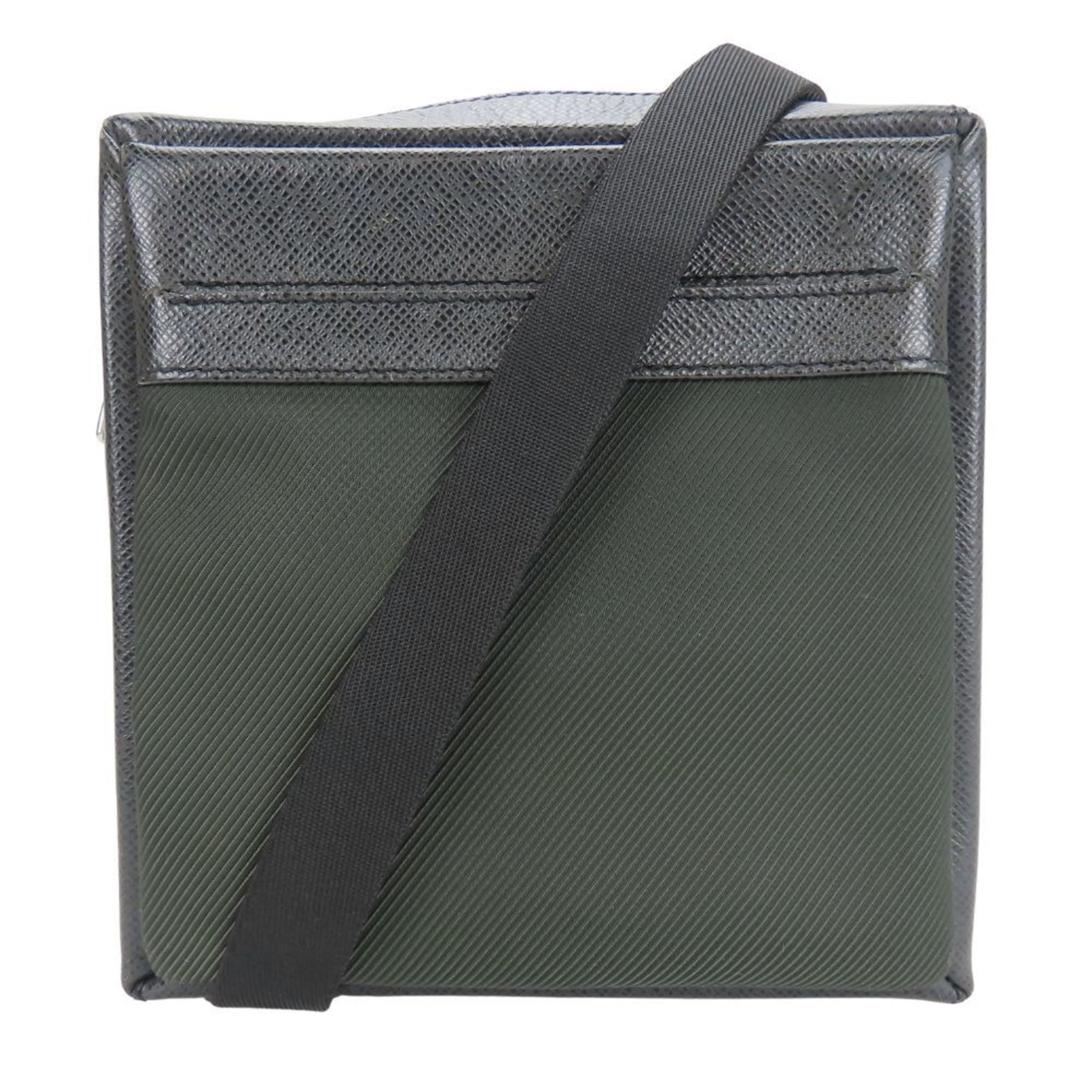 Louis Vuitton Ardoise Moss Green Taiga Leather Shoulder Bag (Pre-Owned)
