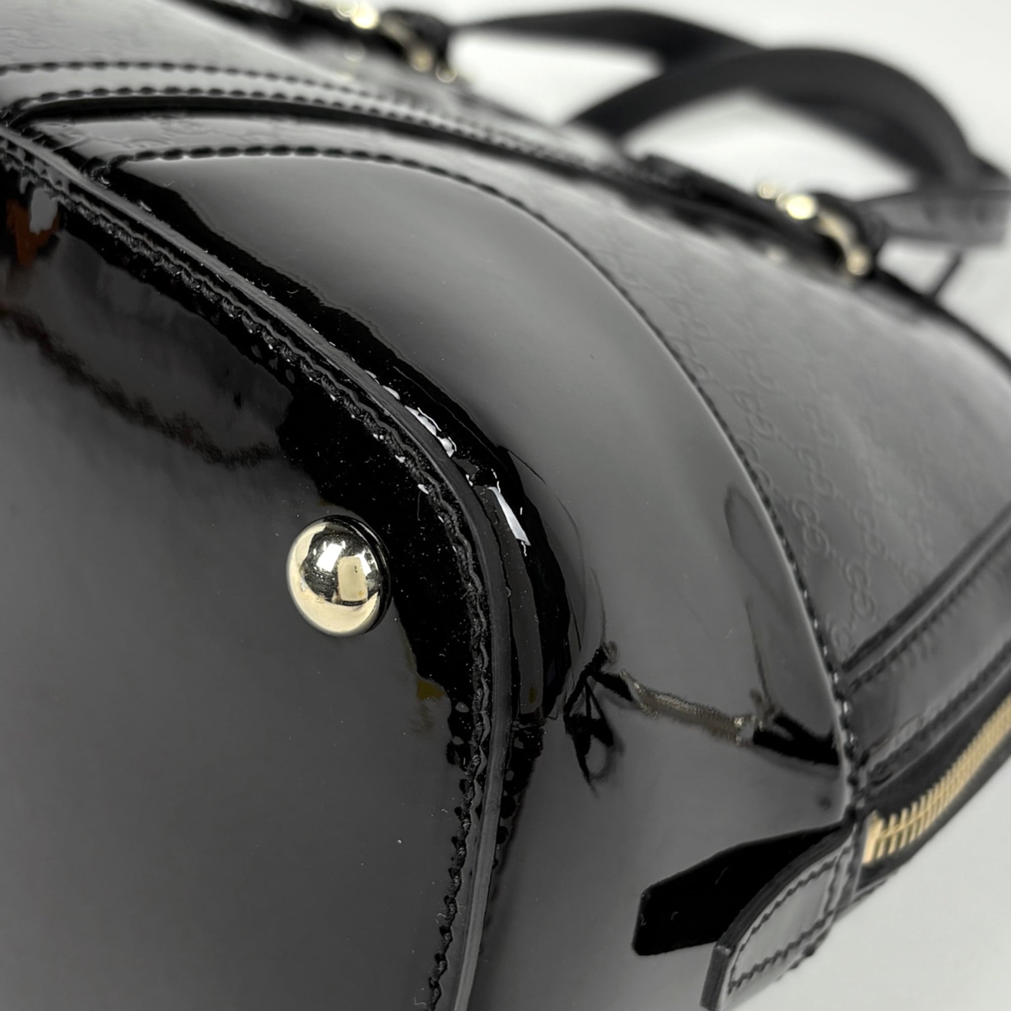 Gucci Black Patent Leather Handbag (Pre-Owned)