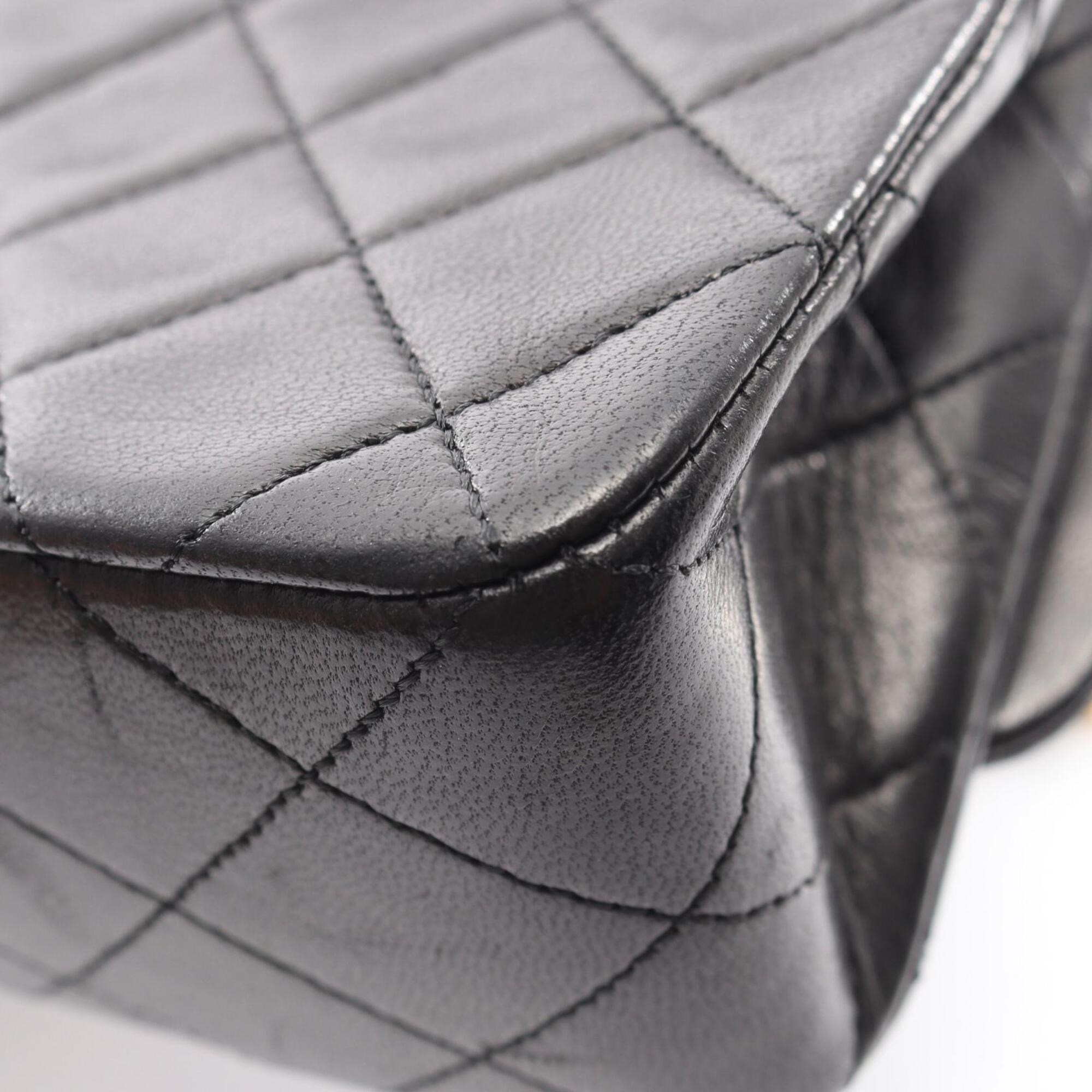 Chanel Black Leather Handbag Shoulder Bag (Pre-Owned)