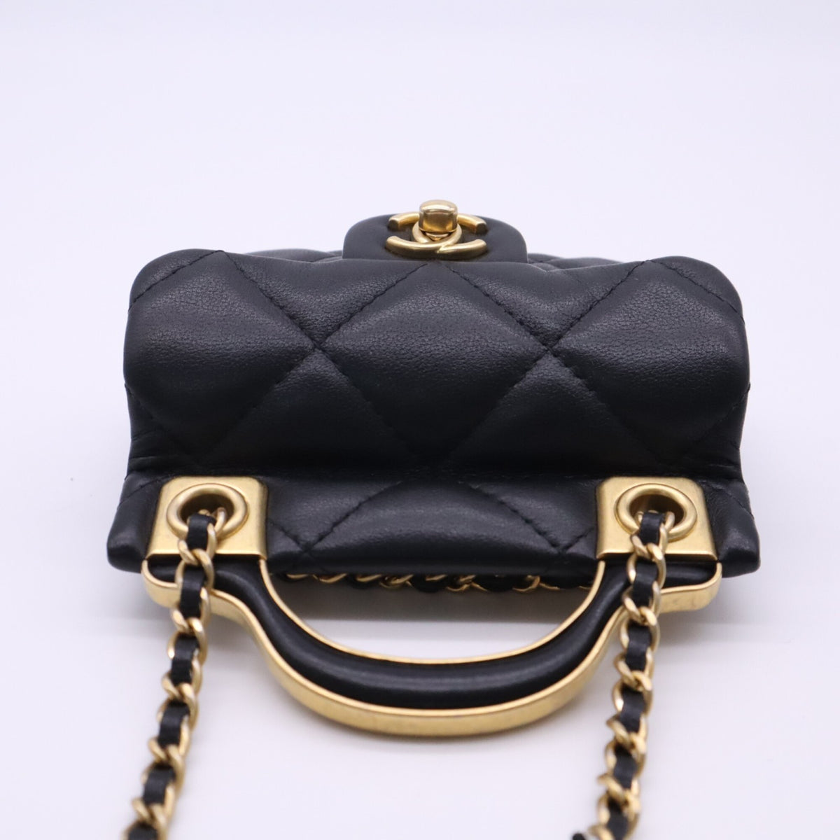 Chanel Matelasse Black Leather Chain/Shoulder Wallet (Pre-Owned)