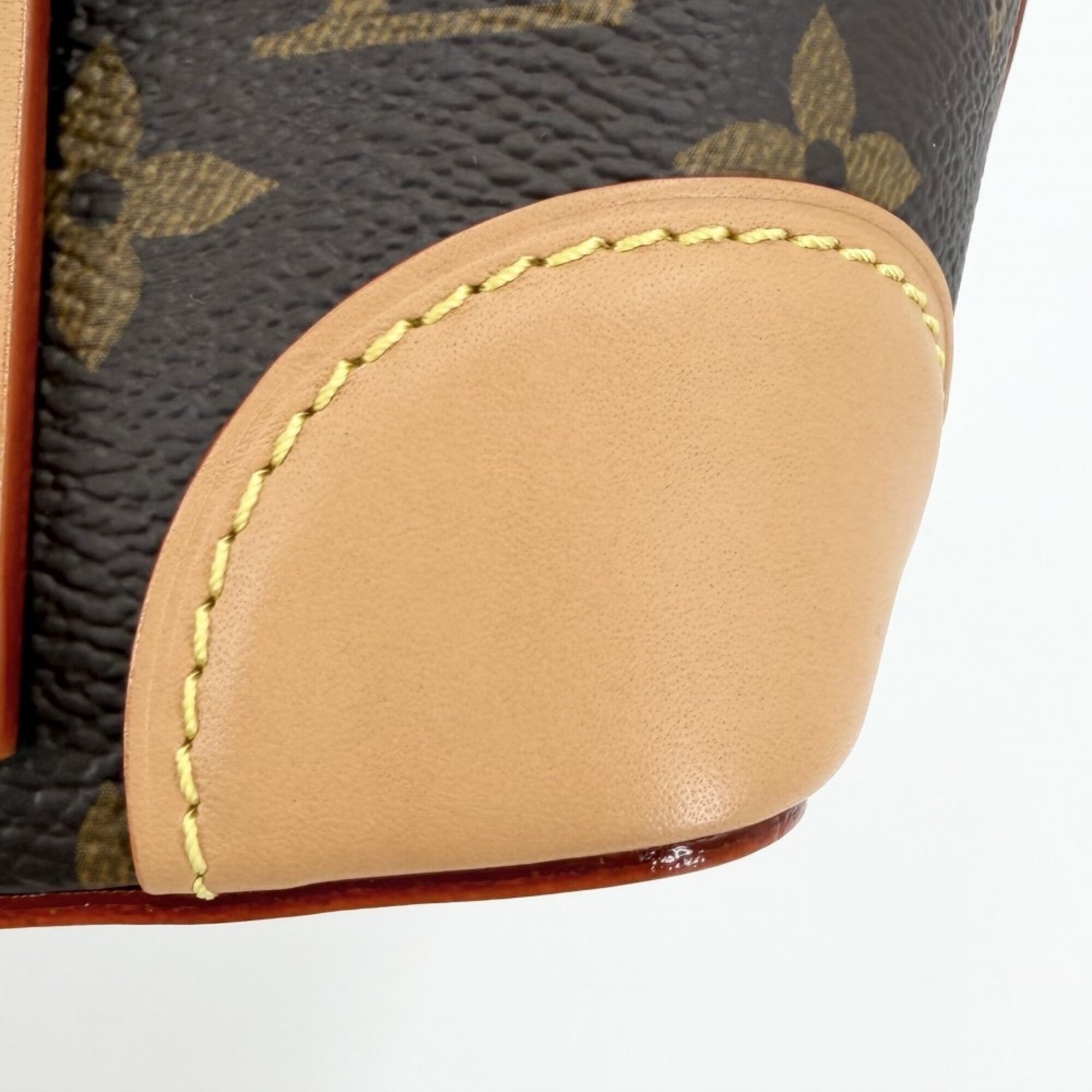 Louis Vuitton Brown Monogram Monogram Shoulder Bag (Pre-Owned)