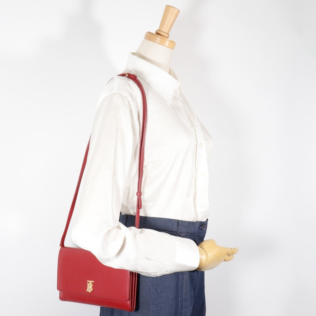 Burberry Red Color Leather Shoulder Bag (Pre-Owned)