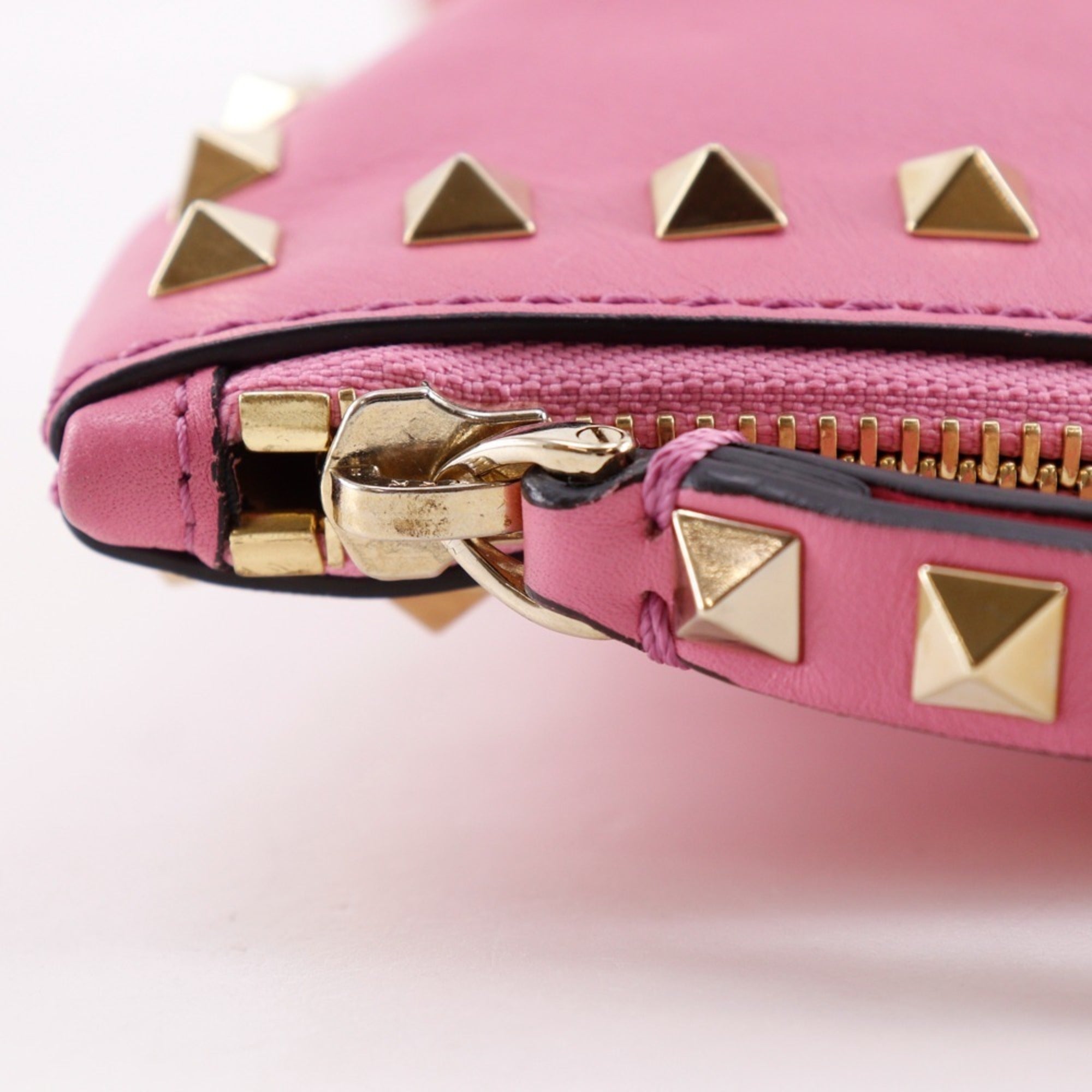 Valentino Pink Leather Clutch Bag (Pre-Owned)