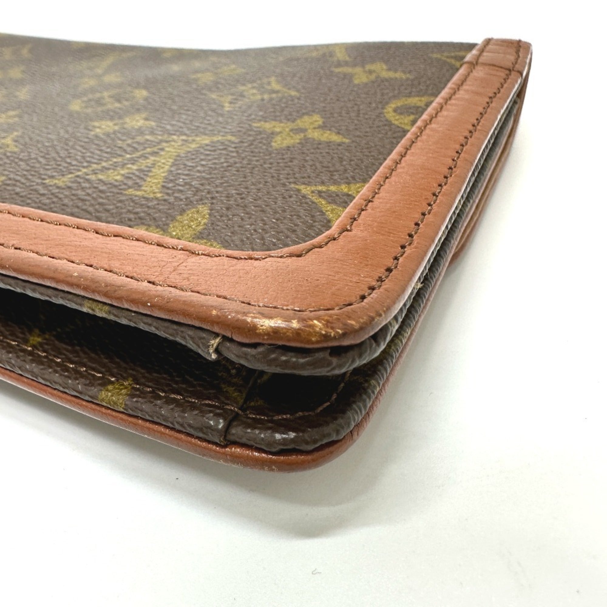 Louis Vuitton Brown Monogram Clutch Bag Pochette (Pre-Owned)