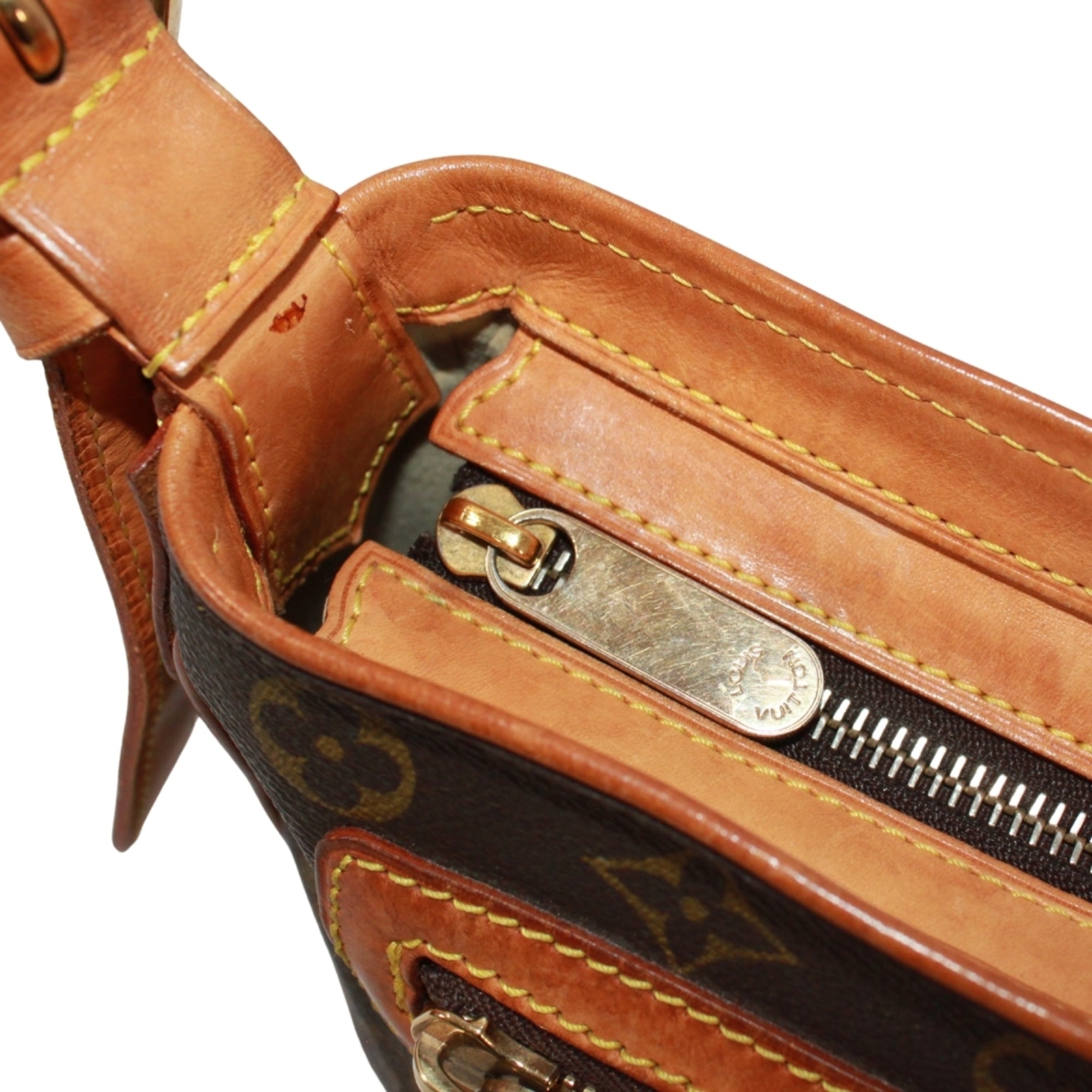 Louis Vuitton Brown Monogram Monogram Shoulder Bag (Pre-Owned)