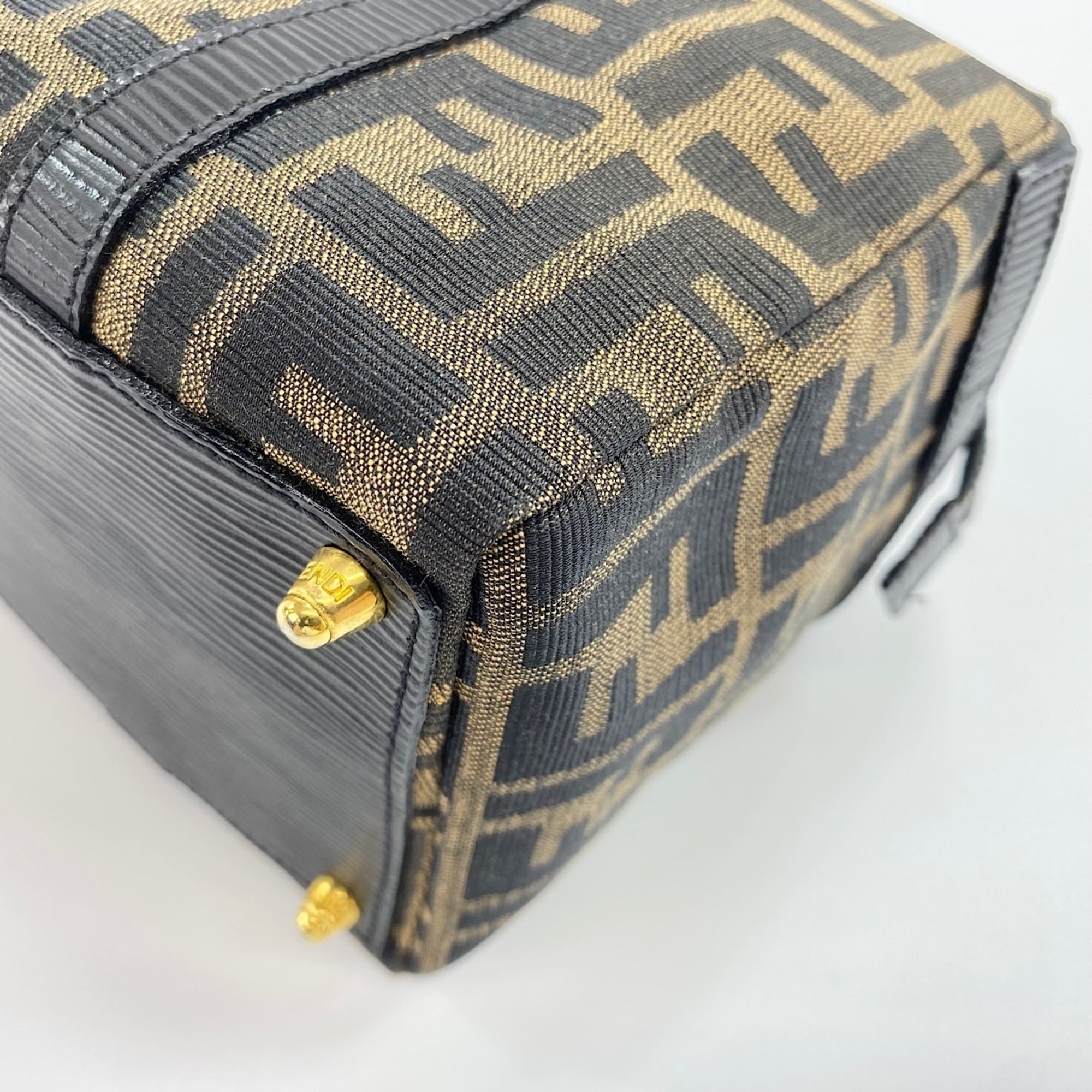 Fendi Beige Handbag (Pre-Owned)