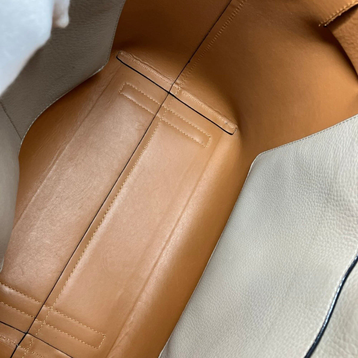 Burberry Grayish Leather Tote Bag (Pre-Owned)