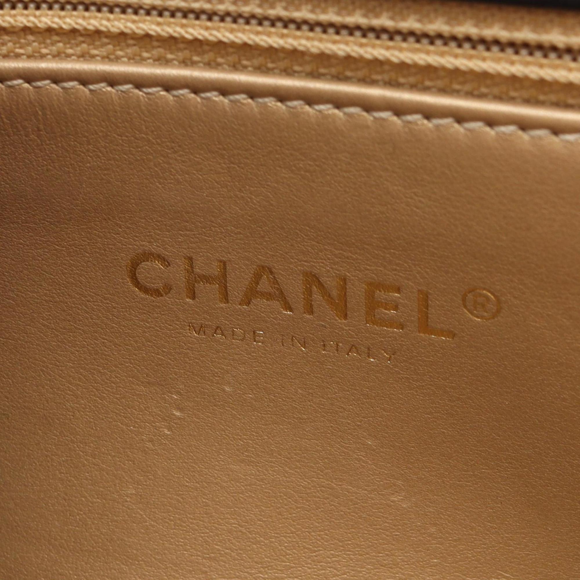 Chanel Black Leather Shoulder Bag (Pre-Owned)