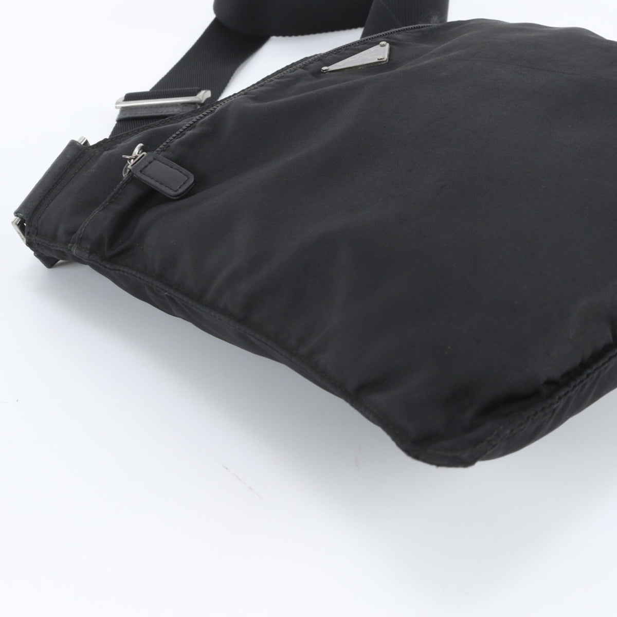 Prada Black White Leather Nylon Shoulder Bag (Pre-Owned)