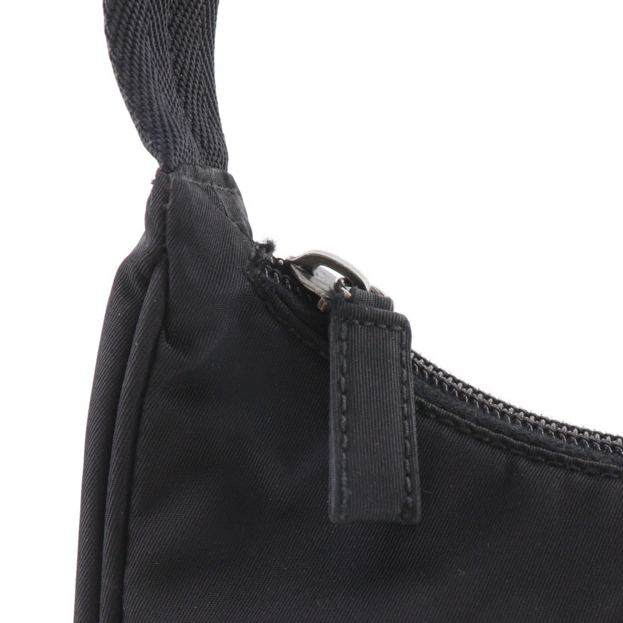 Gucci Black Nylon Canvas Shoulder Bag (Pre-Owned)