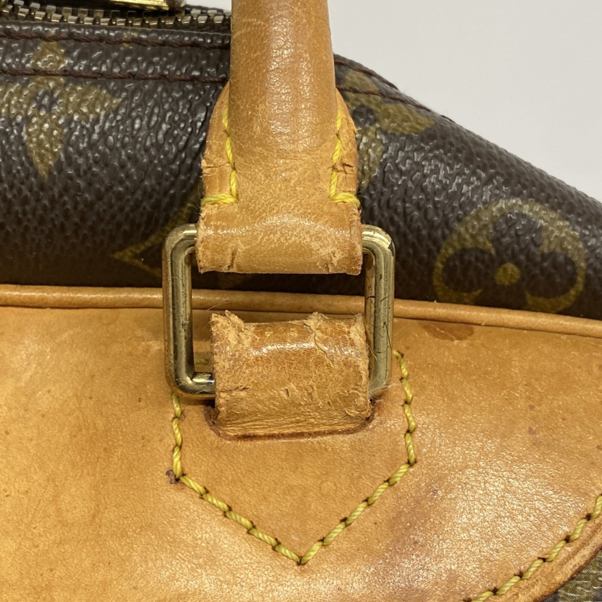 Louis Vuitton Brown Handbag (Pre-Owned)