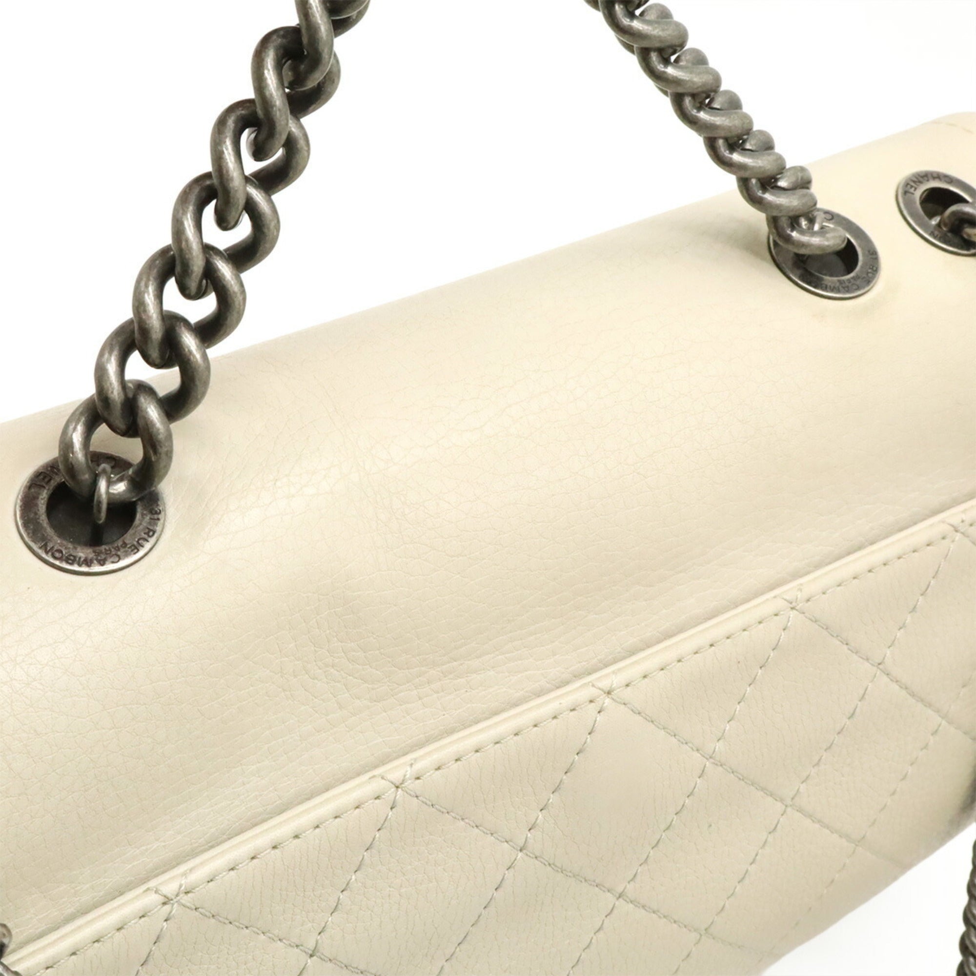 Chanel Ivory Leather Handbag Shoulder Bag (Pre-Owned)