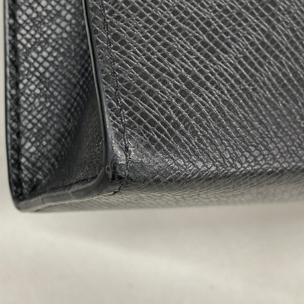 Louis Vuitton Black Clutch Bag (Pre-Owned)