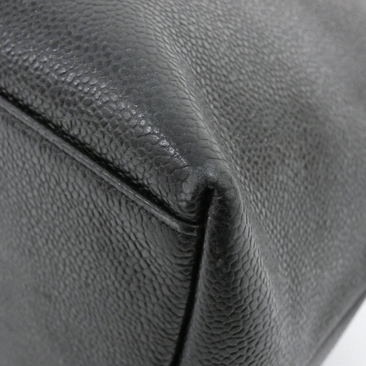 Chanel Black Grained Calfskin Shoulder Bag (Pre-Owned)
