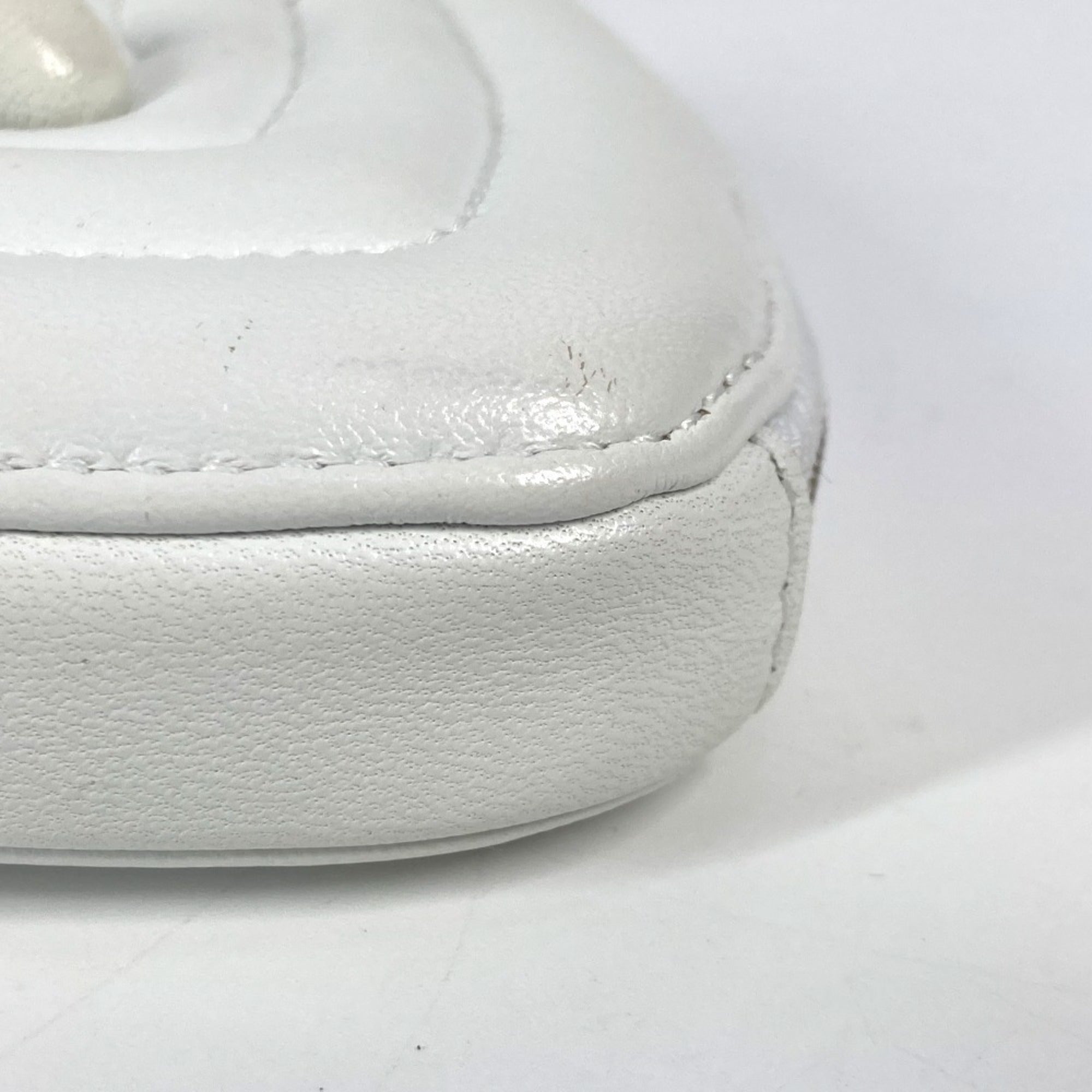 Bvlgari White Leather Coin Purse/Coin Case (Pre-Owned)