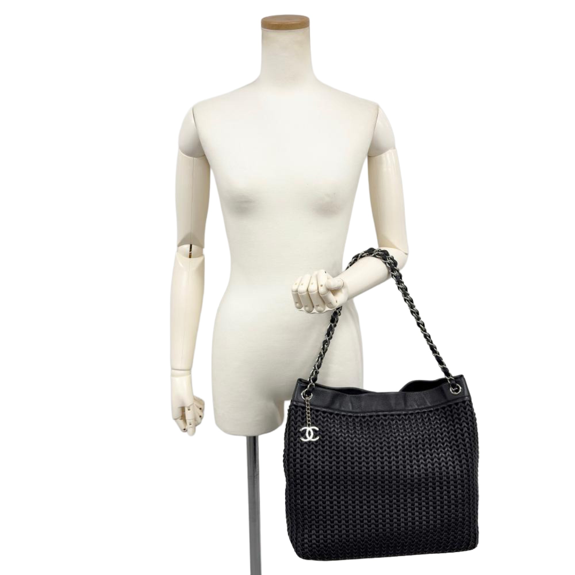 Chanel Black Grained Calfskin Tote Bag (Pre-Owned)