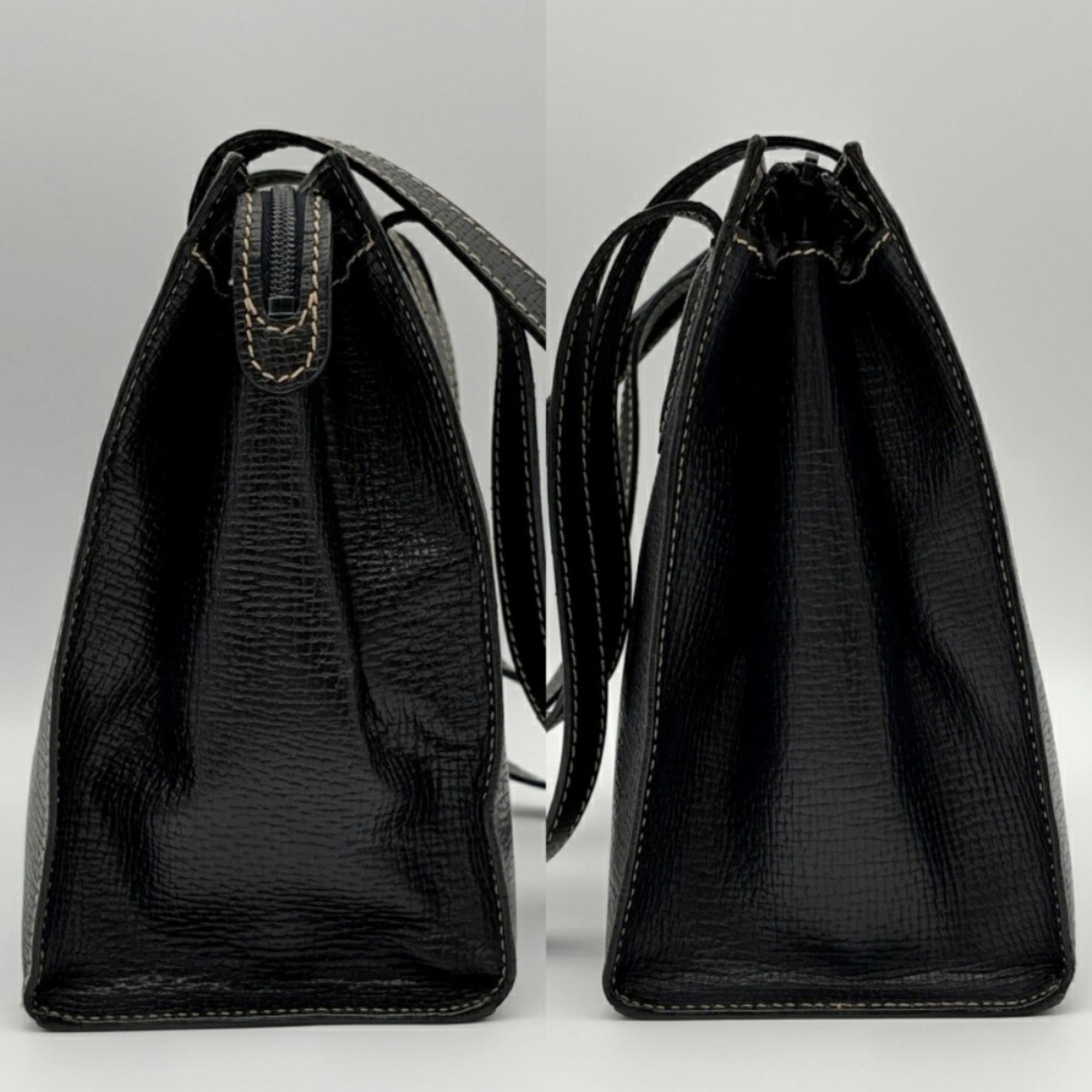 Loewe Barcelona Black Leather Shoulder Bag (Pre-Owned)