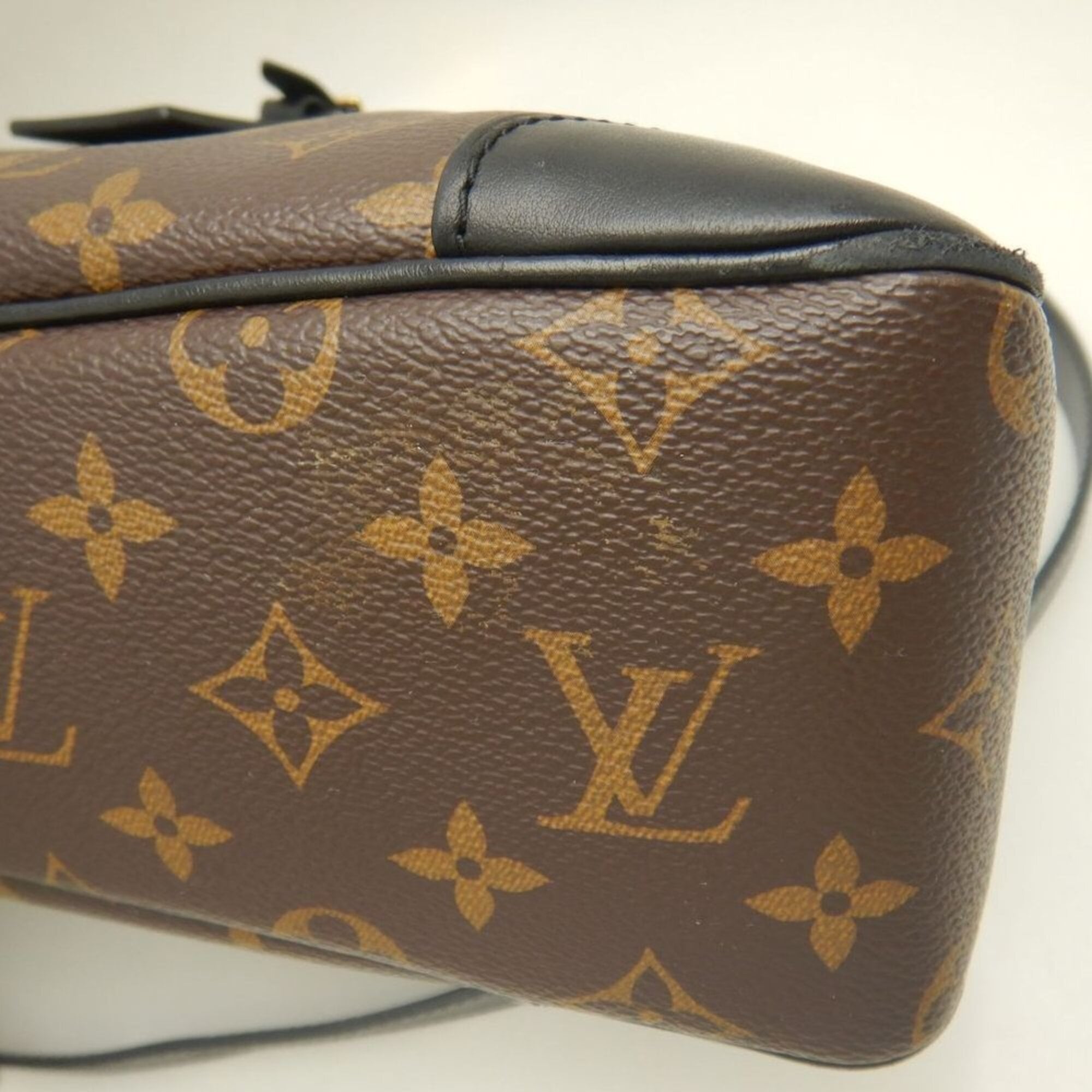 Louis Vuitton Brown Monogram Canvas Shoulder Bag (Pre-Owned)