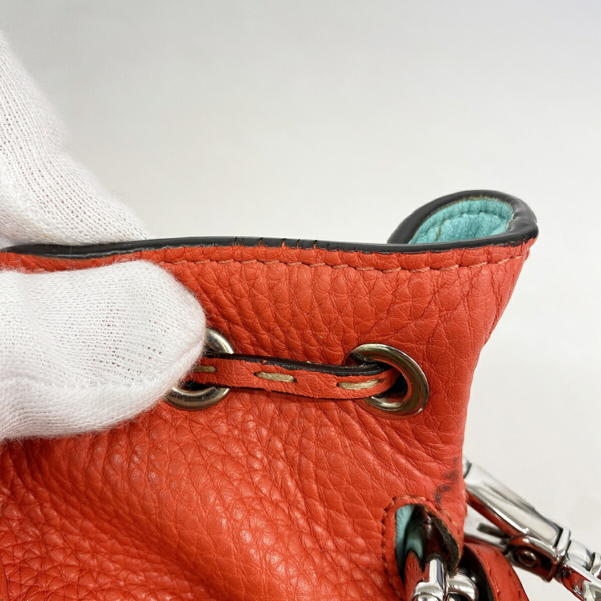Fendi Red Color Leather Handbag (Pre-Owned)