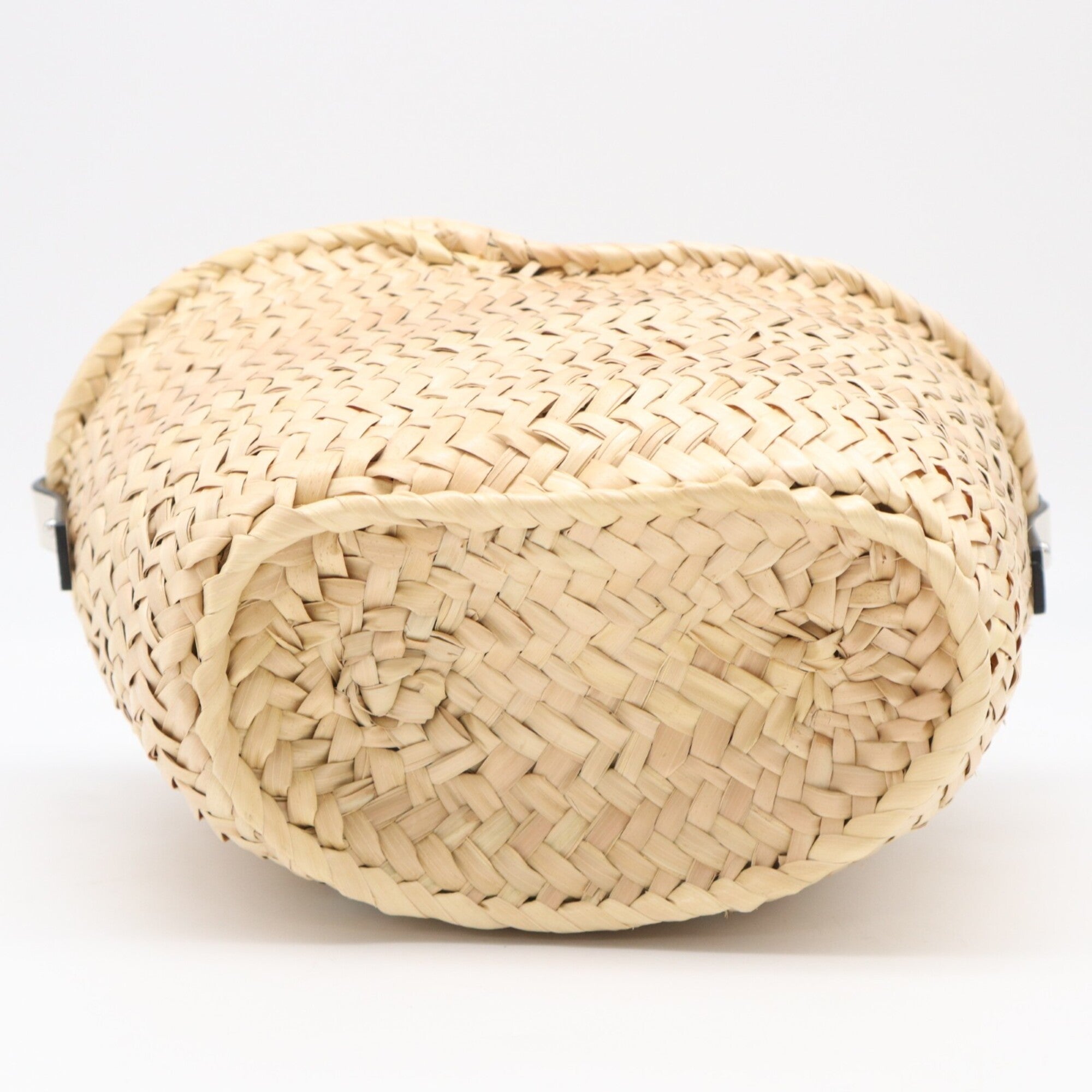 Loewe Beige White Leather Handbag (Pre-Owned)