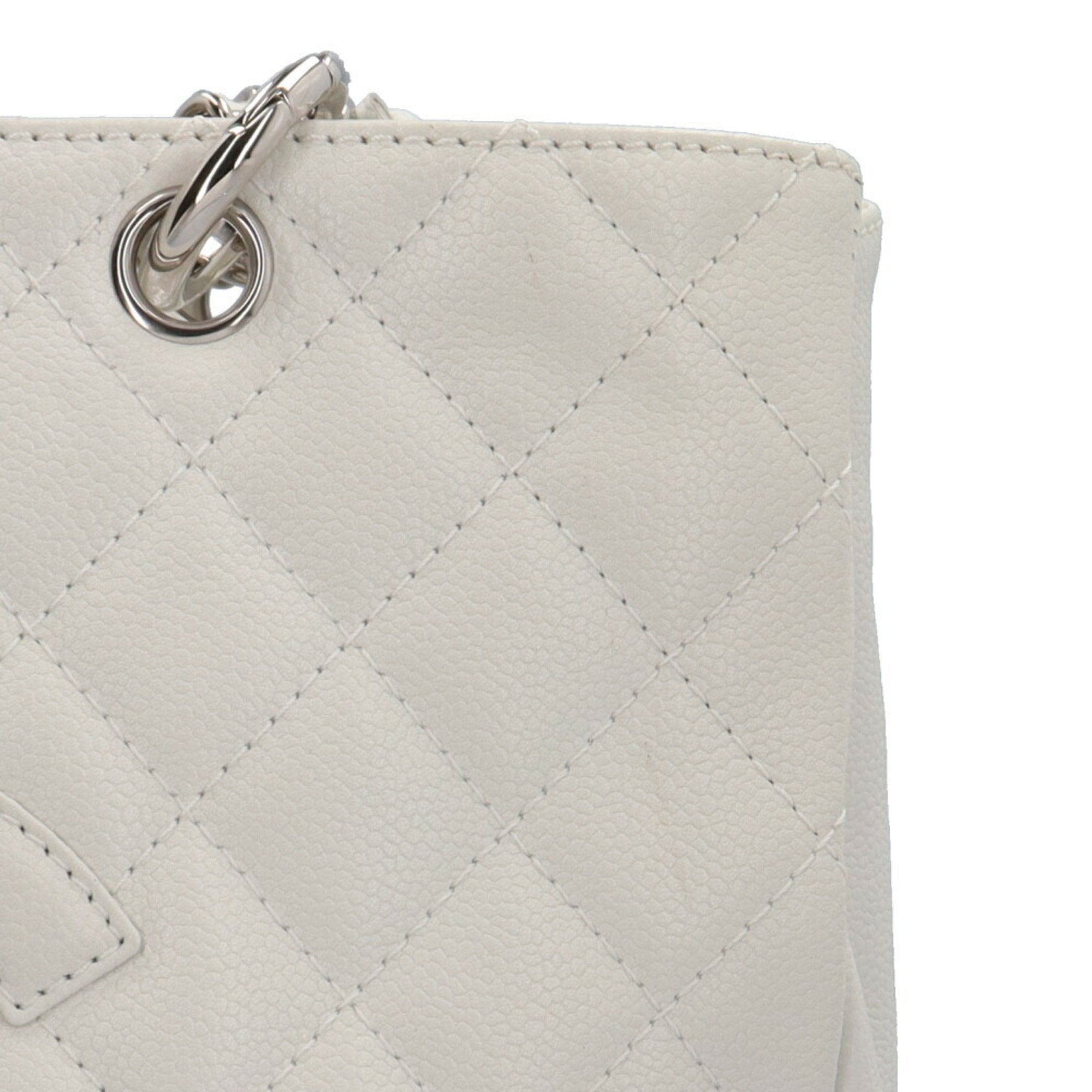 Chanel White Caviar Leather Shoulder Bag (Pre-Owned)