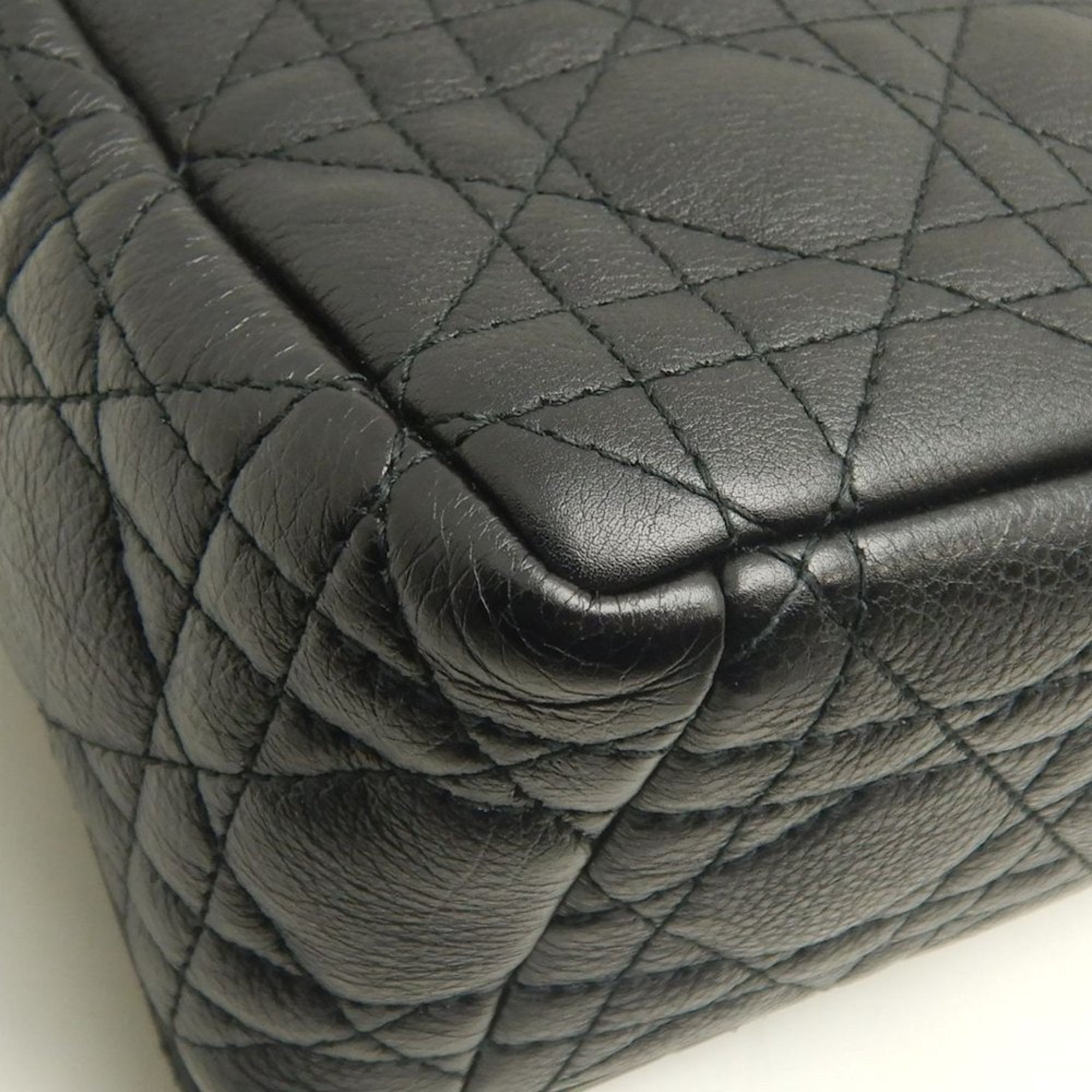 Christian Dior Black Leather Shoulder Bag (Pre-Owned)