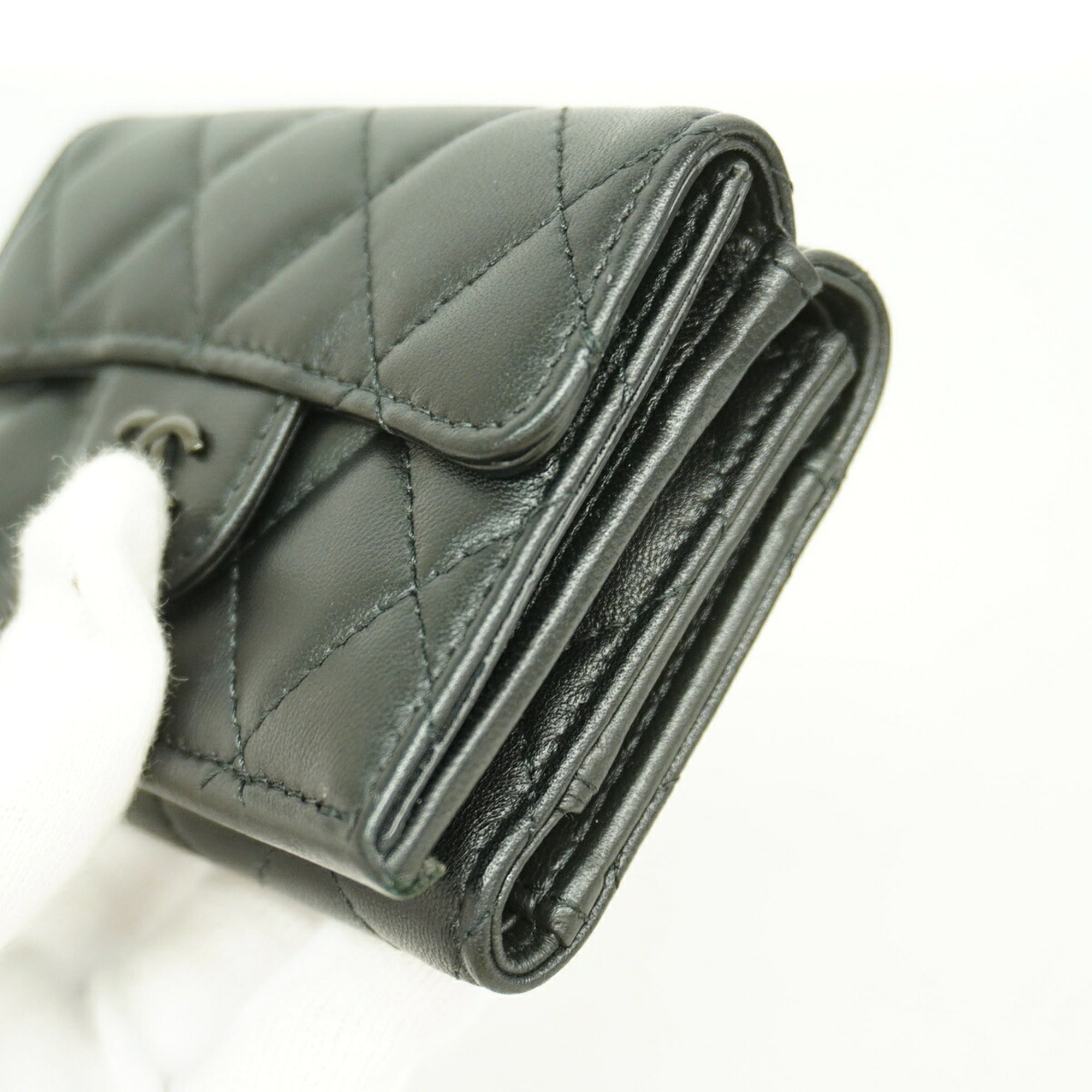Chanel Black Leather Wallet (Tri-Fold) (Pre-Owned)