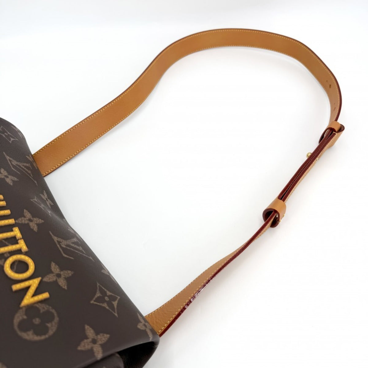 Louis Vuitton Brown Monogram Canvas Shoulder Bag (Pre-Owned)