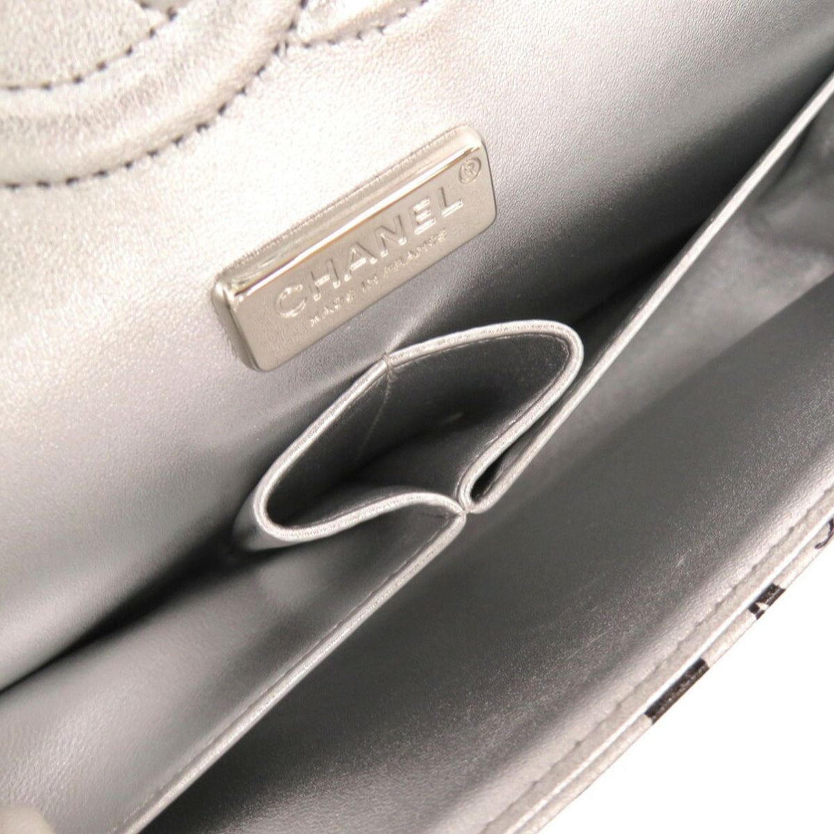 Chanel Black Silver Leather Shoulder Bag (Pre-Owned)