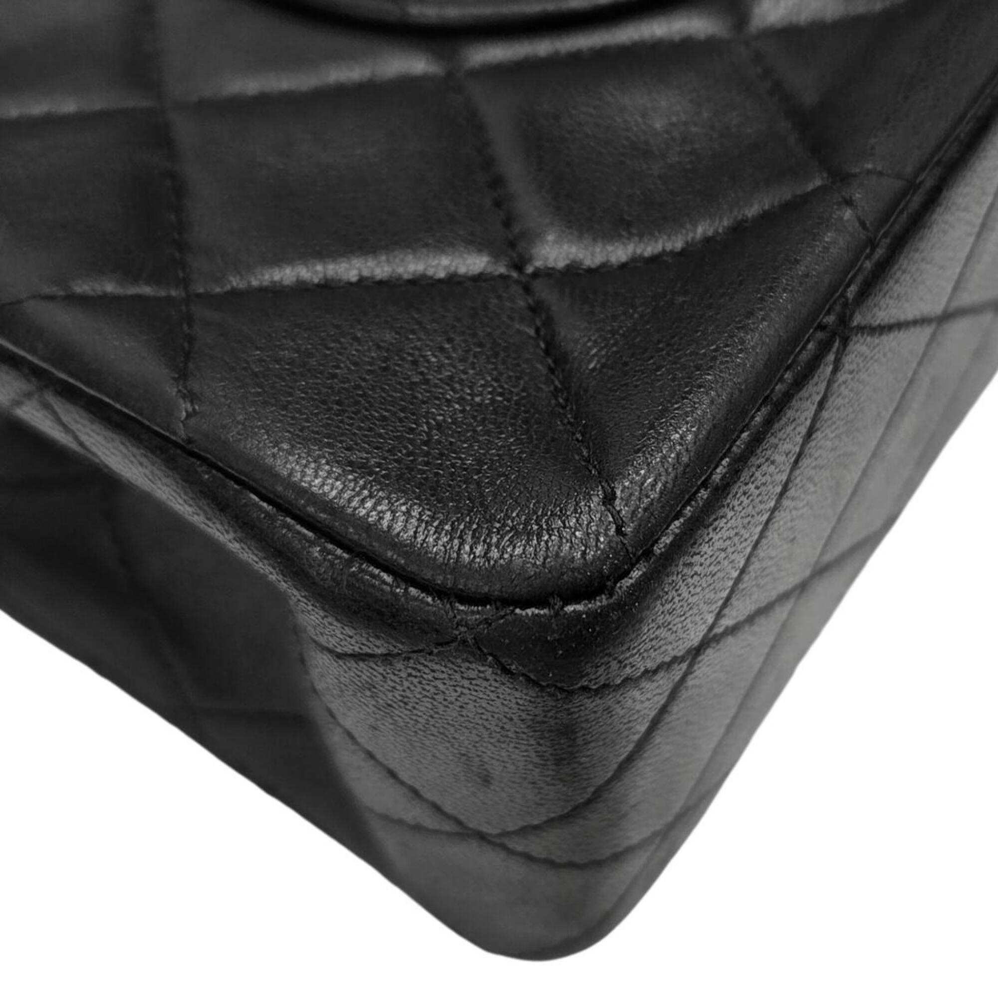 Chanel Matelasse Black Leather Shoulder Bag (Pre-Owned)