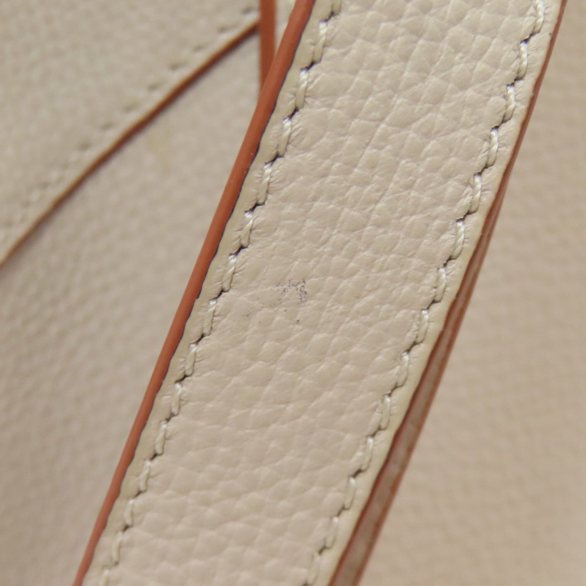 Loewe Beige Leather Handbag (Pre-Owned)