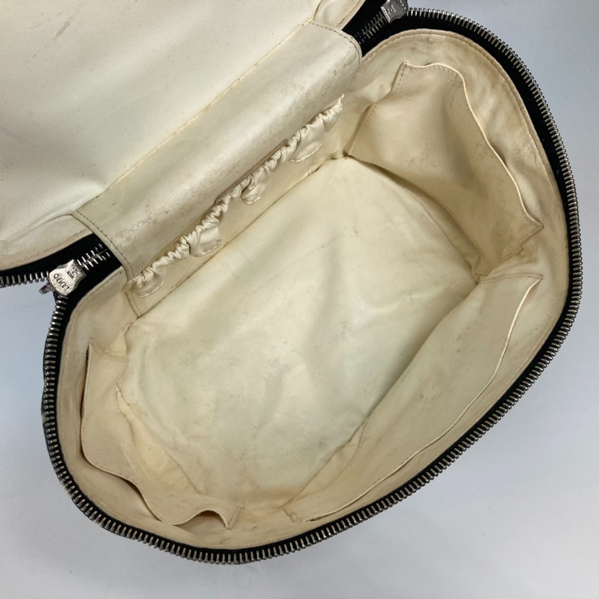 Chanel Black White Canvas Beach Bag Handbag Shoulder Bag Vanity Bag (Pre-Owned)