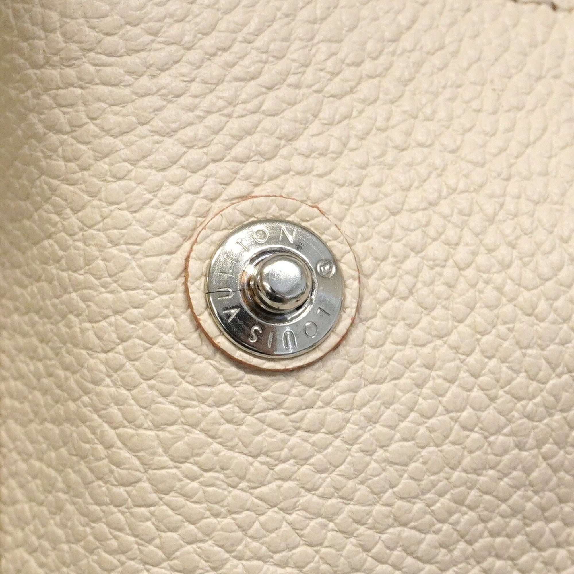 Louis Vuitton White Handbag (Pre-Owned)