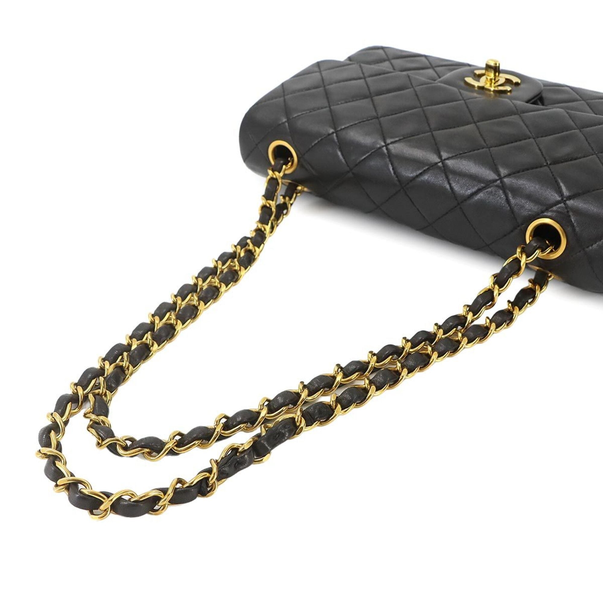 Chanel Matelasse Black Leather Handbag Shoulder Bag (Pre-Owned)