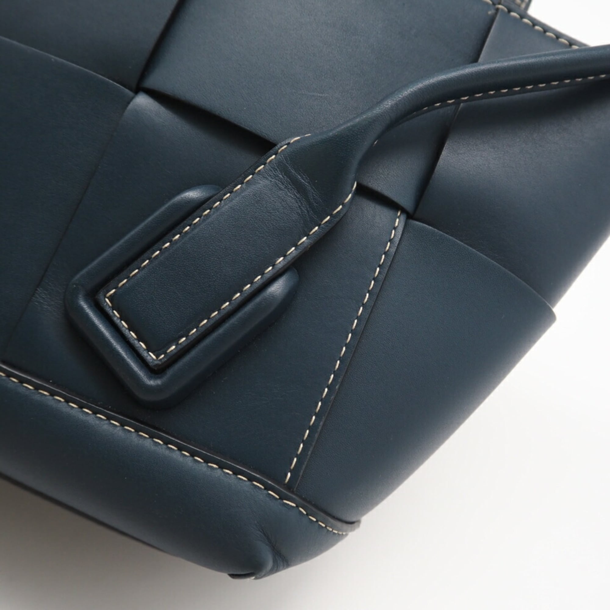 Bottega Veneta Navy Leather Handbag Tote Bag (Pre-Owned)