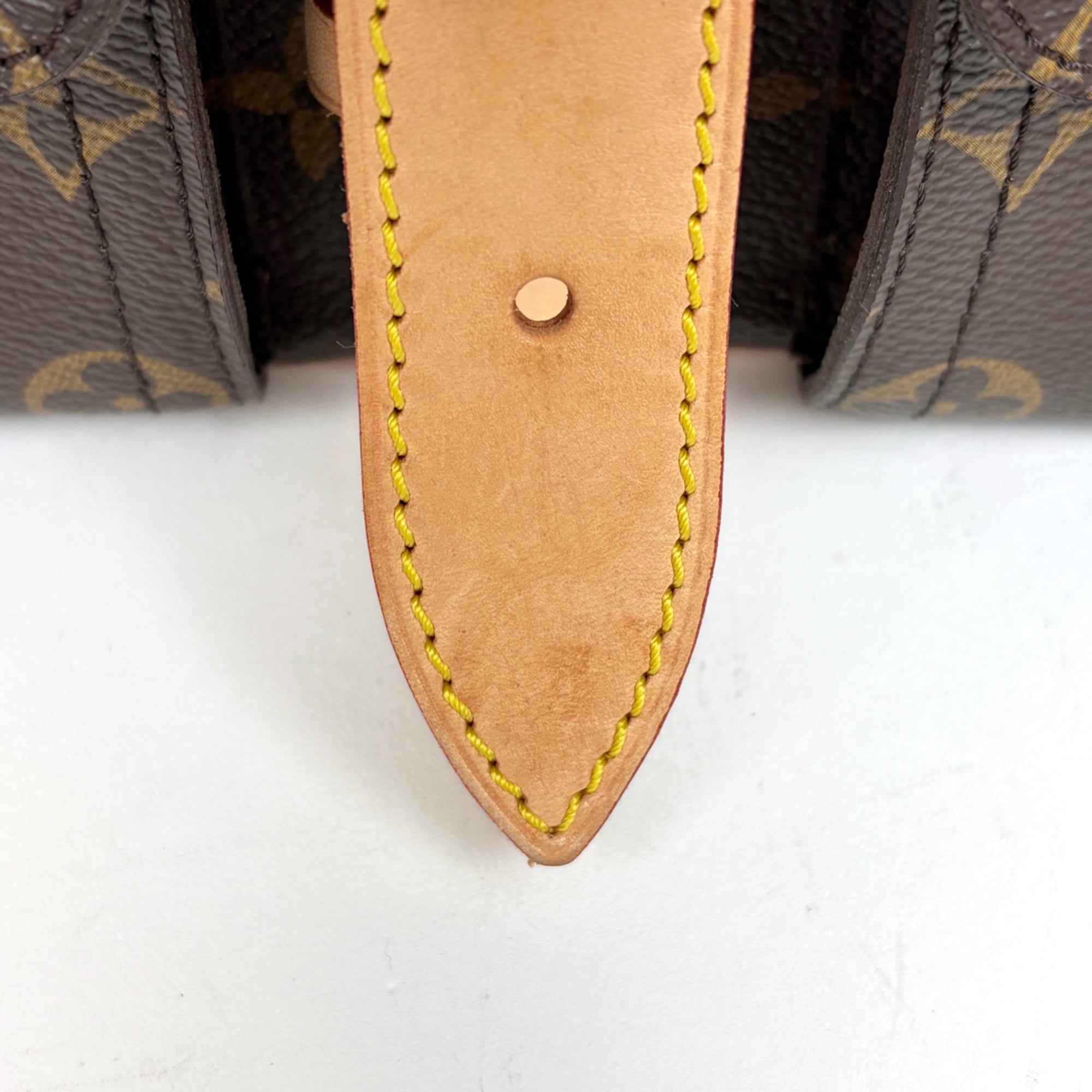 Louis Vuitton Brown Monogram Shoulder Bag (Pre-Owned)
