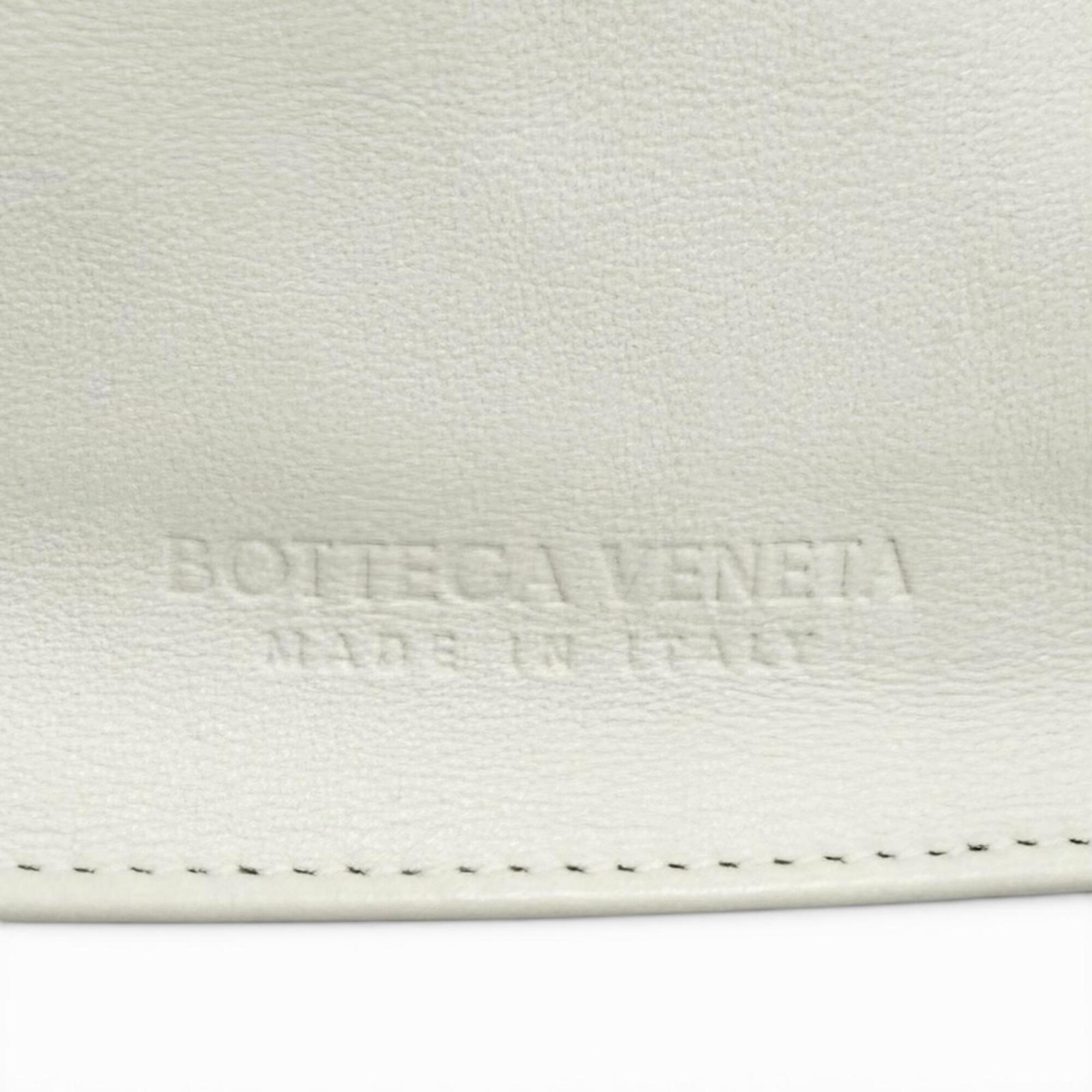 Bottega Veneta White Leather Handbag (Pre-Owned)