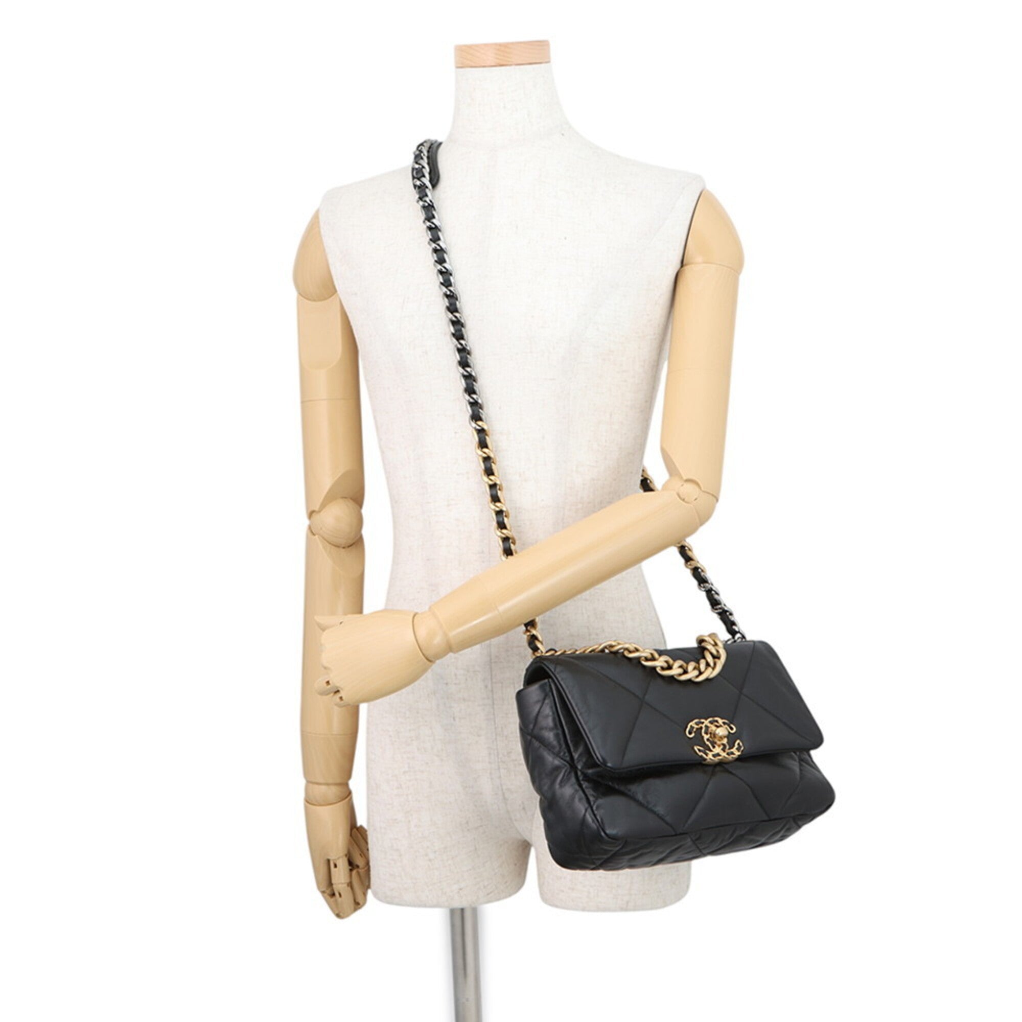 Chanel Black Leather Handbag Shoulder Bag (Pre-Owned)