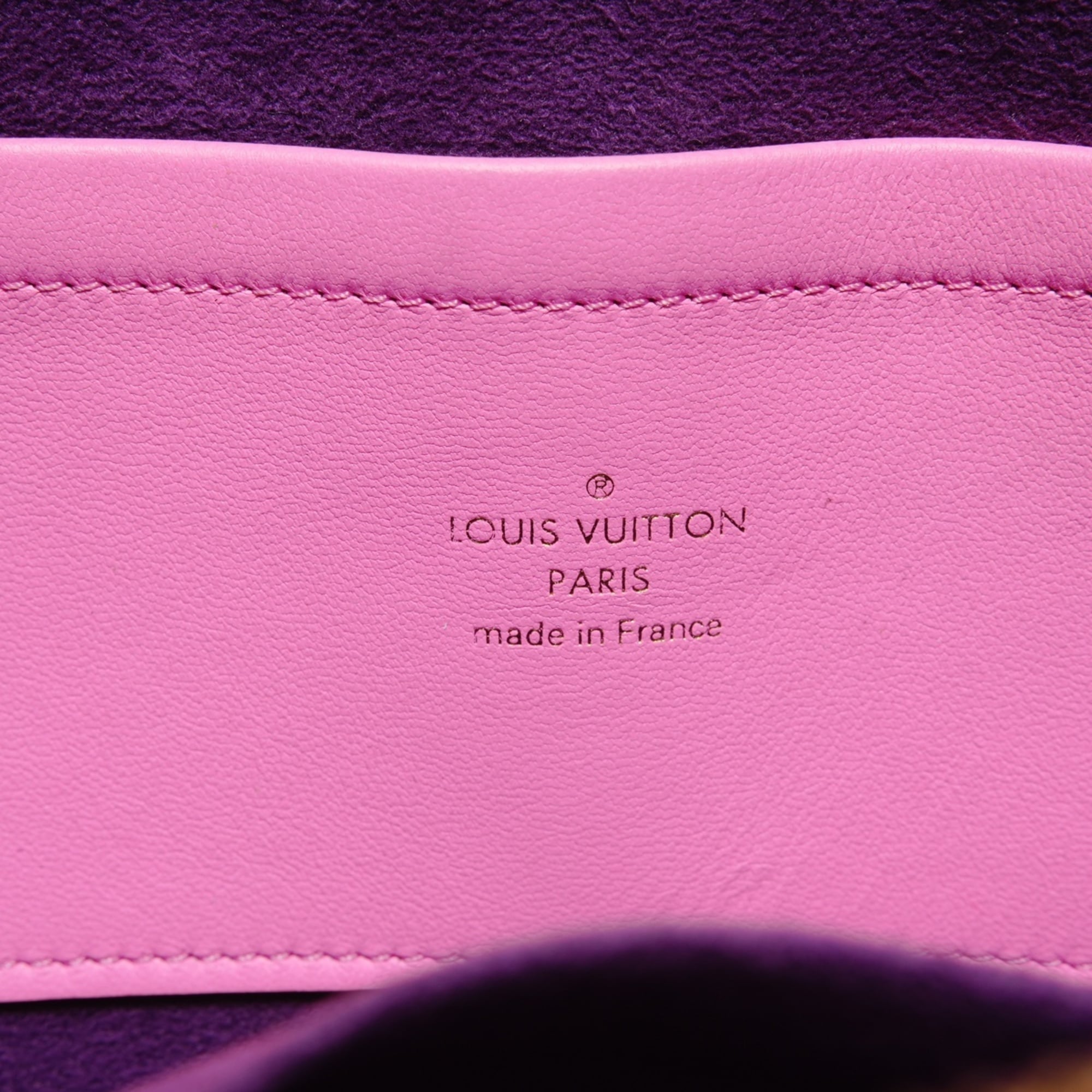 Louis Vuitton Pink Shoulder Bag (Pre-Owned)