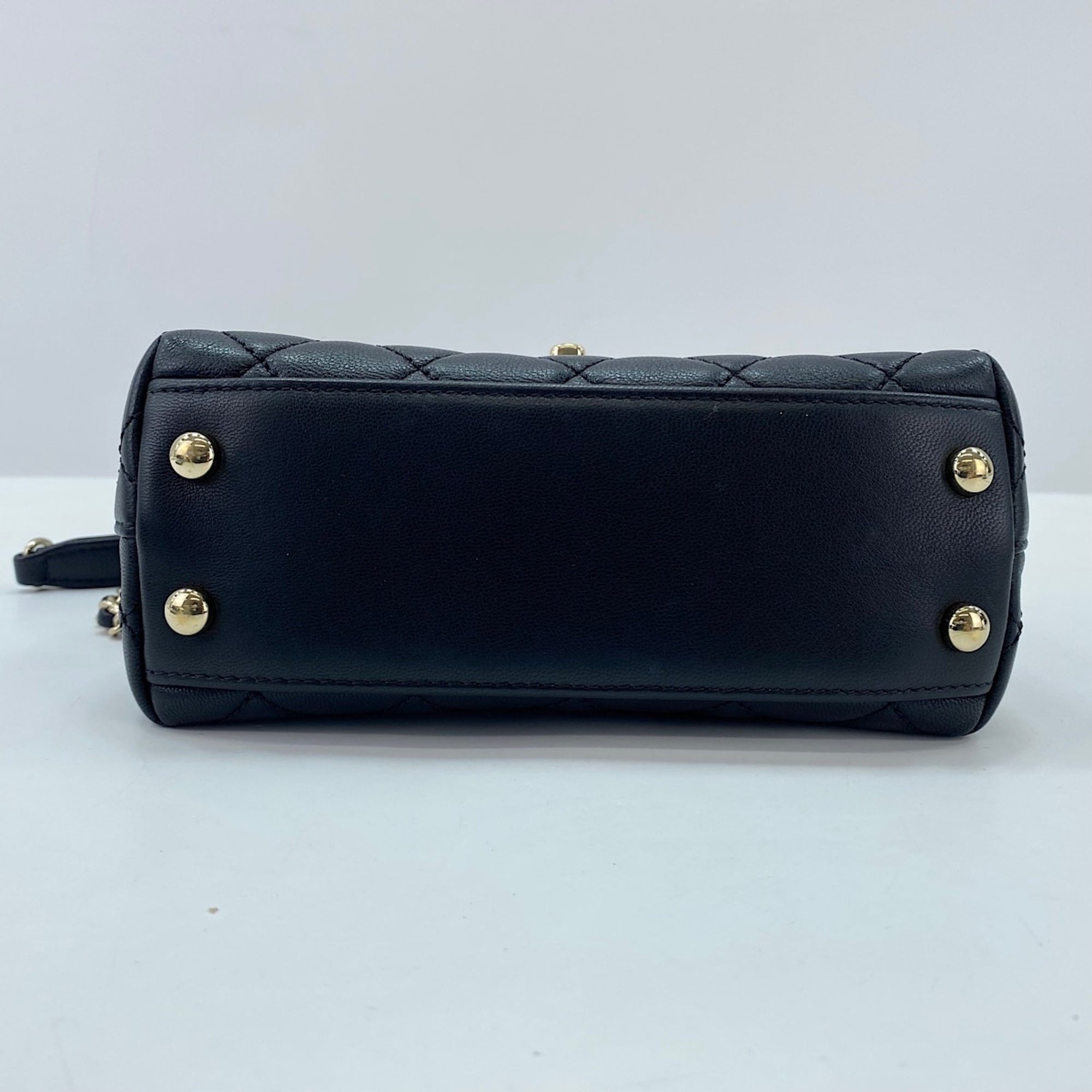 Chanel Black Handbag (Pre-Owned)