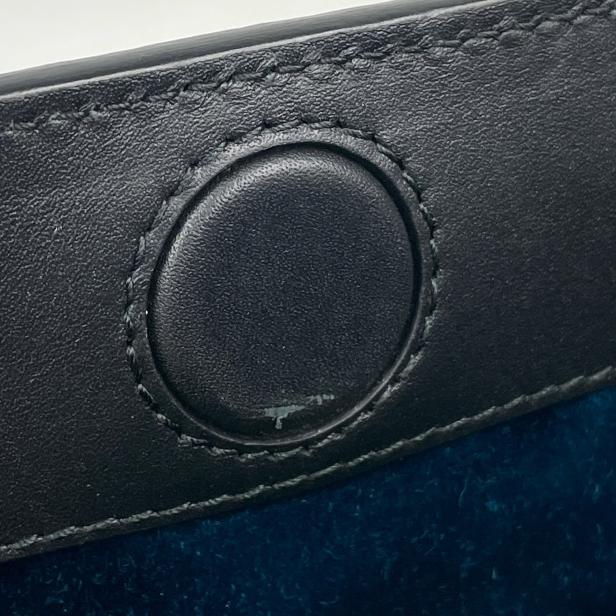 Gucci Navy Suede Shoulder Bag (Pre-Owned)