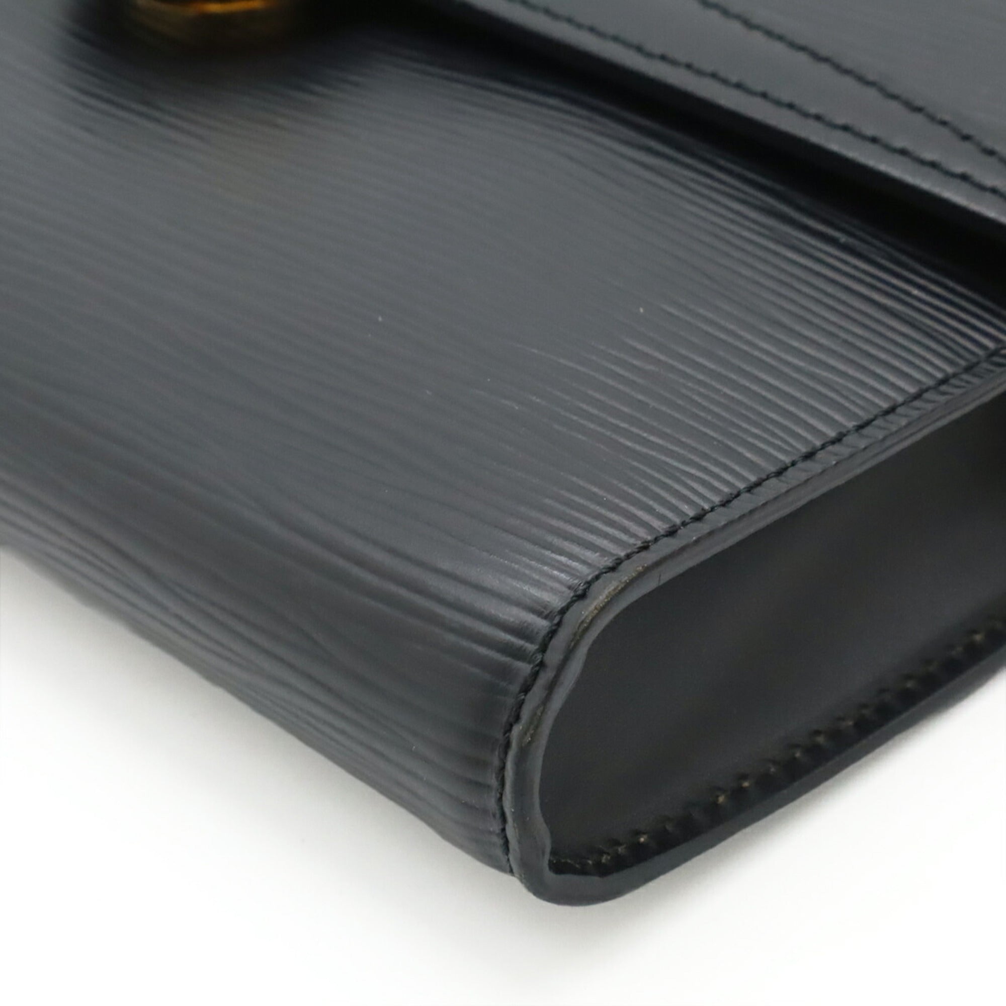 Louis Vuitton Black Noir Epi Leather Clutch Bag Pochette Shoulder Bag (Pre-Owned)