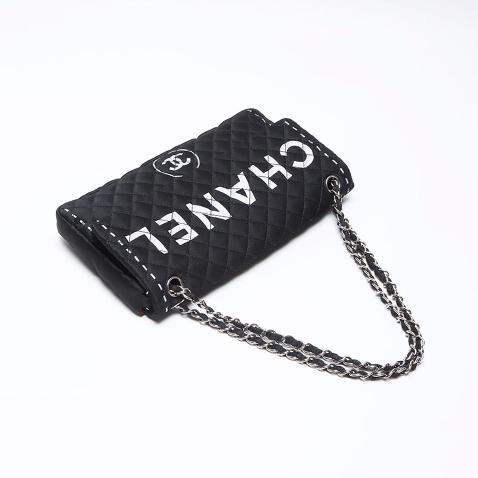 Chanel Matelasse Black Nylon Handbag (Pre-Owned)