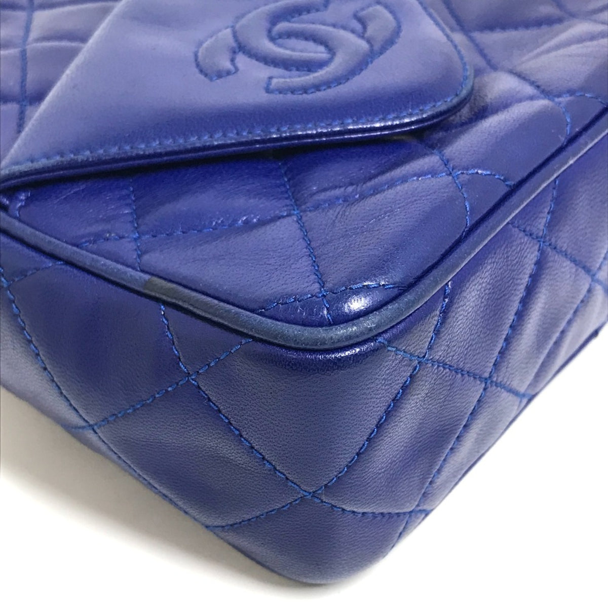 Chanel Blue Leather Shoulder Bag (Pre-Owned)
